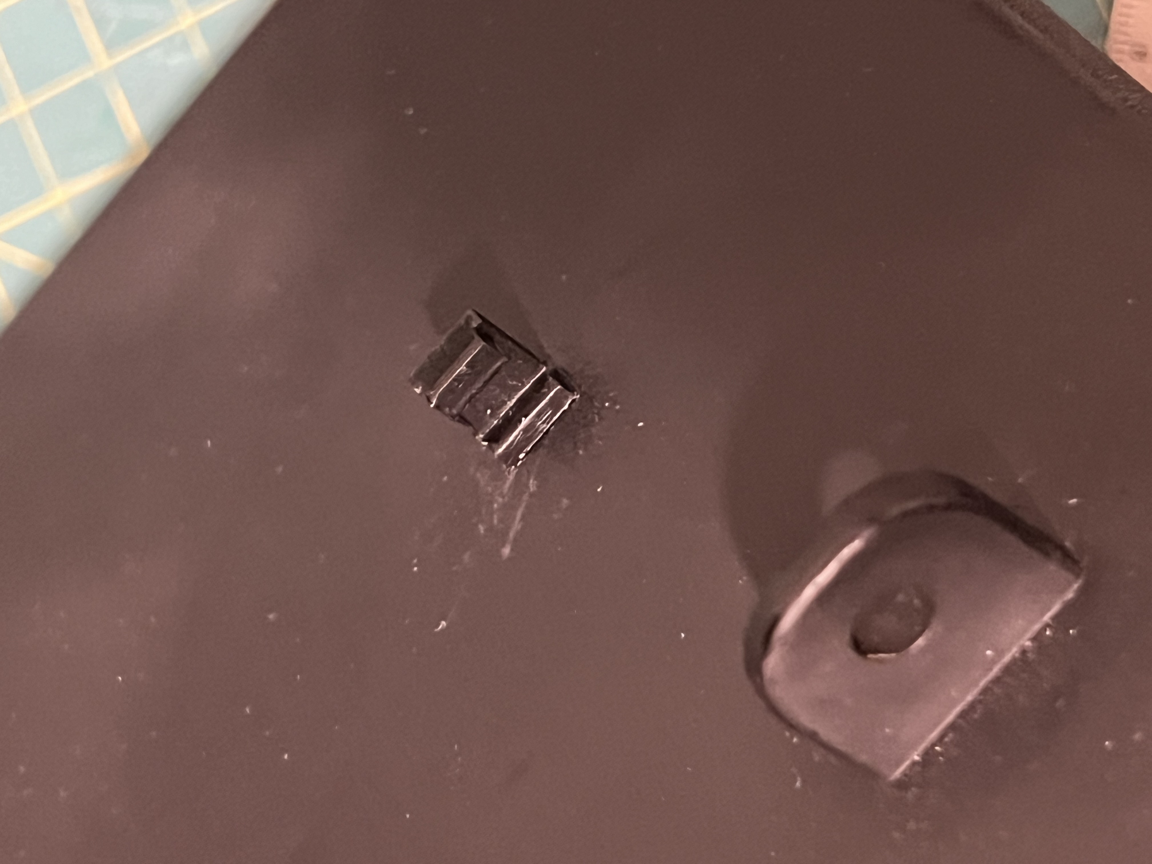 Rear between seat glovebox latch for Audi TT