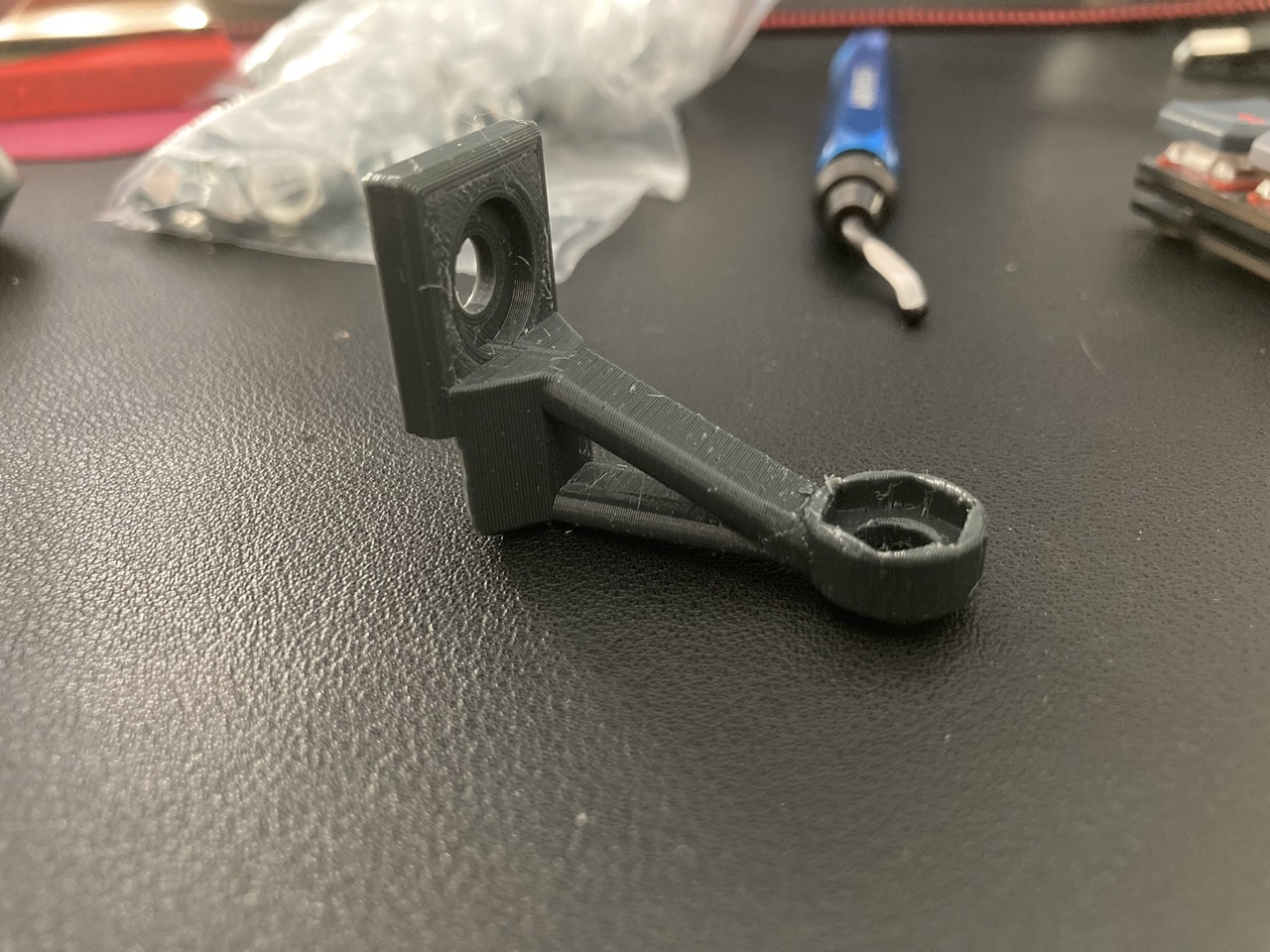 Underdesk Support with Fully Jarvis) by Celso Santos