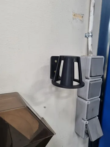 Wallmounted Cupholder