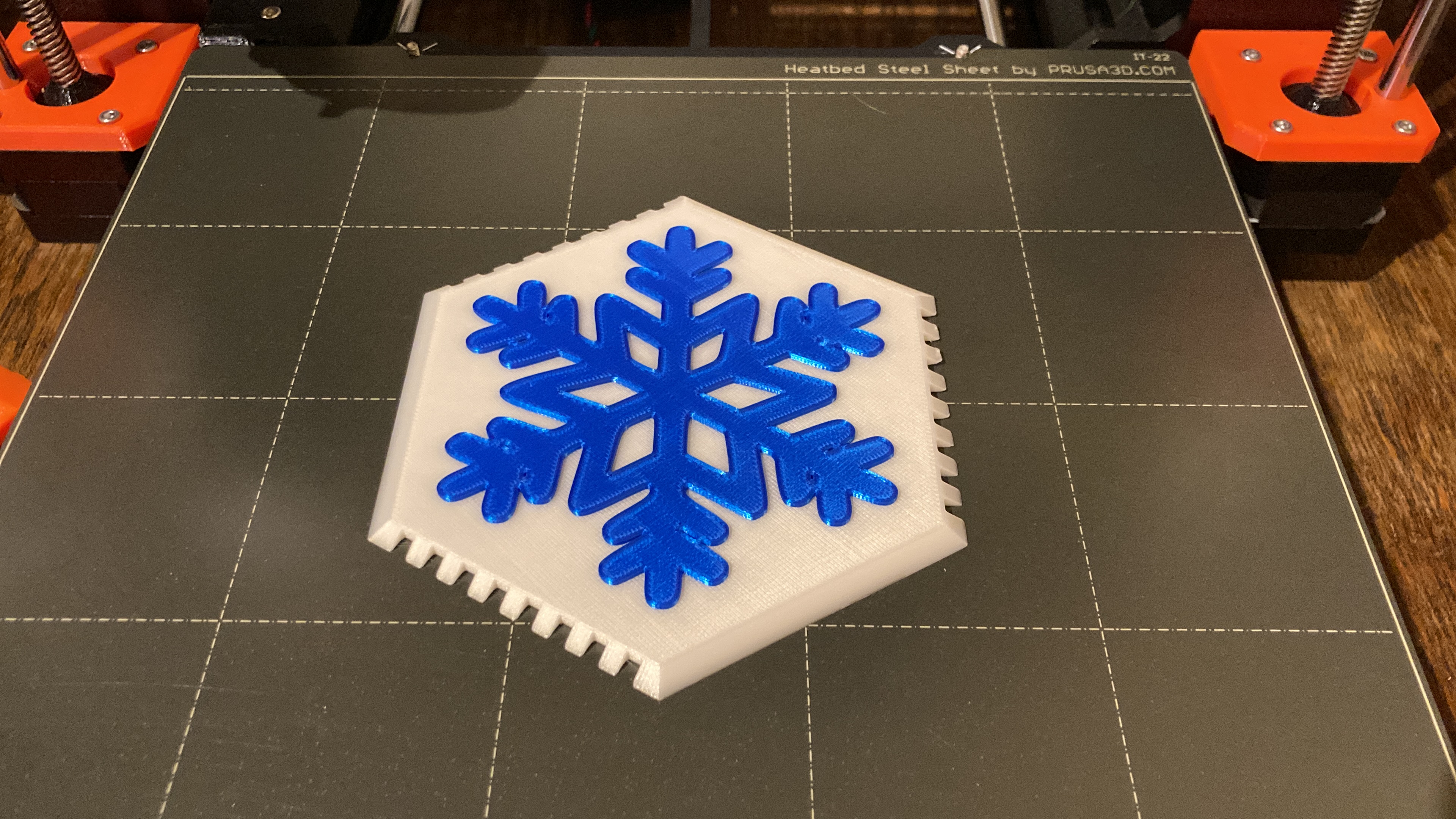 Miniatura 2 do modelo 3D Hexagonal ice scraper with snowflake v2