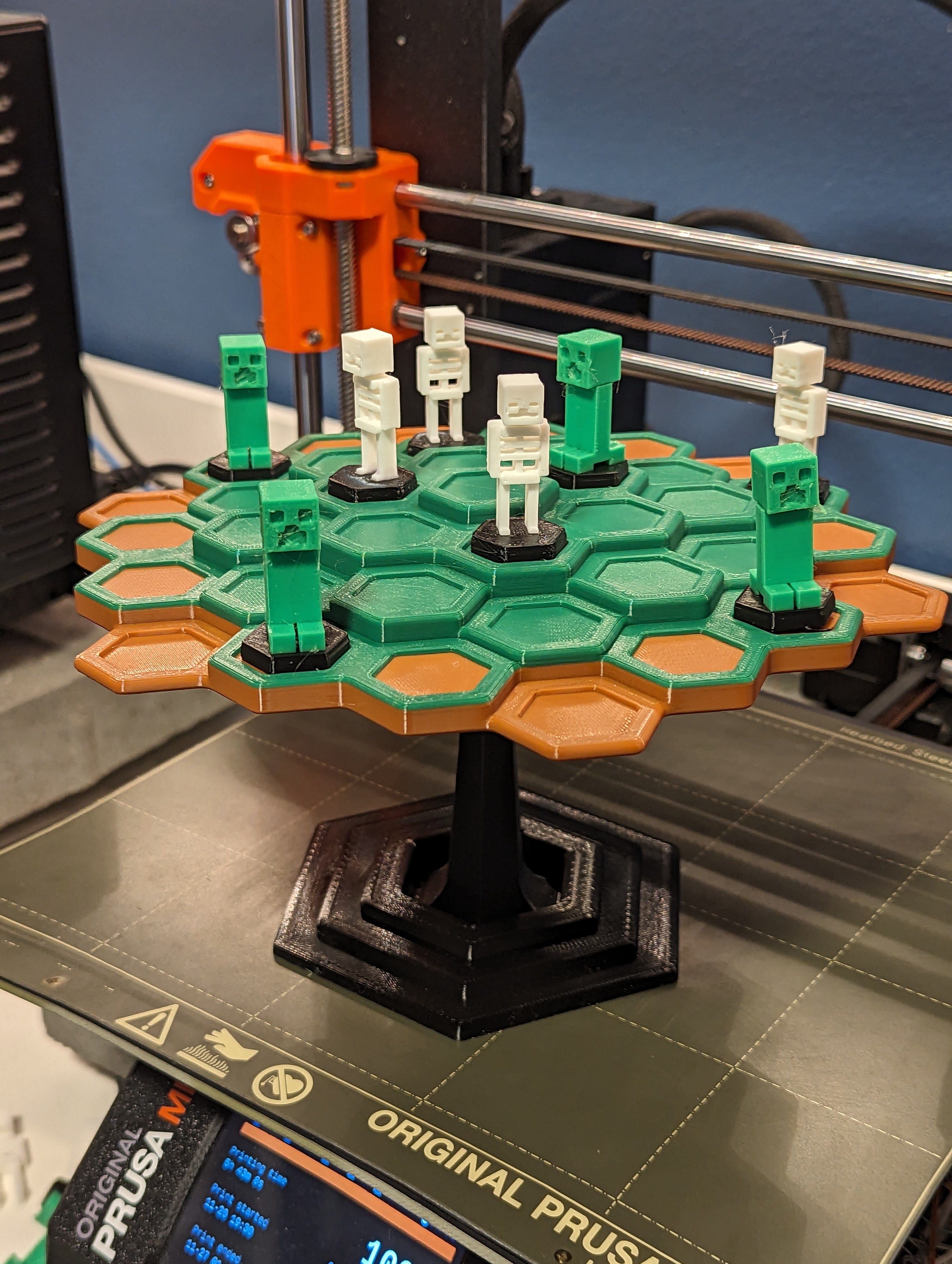 Miniatura 2 do modelo 3D Minecraft Creeper & Skeleton Pieces