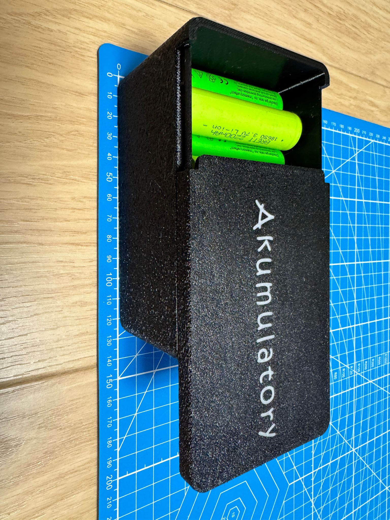 Box for rechargeable batteries