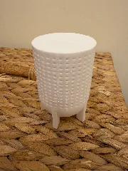 Safety razor blade disposal silo. No supports.