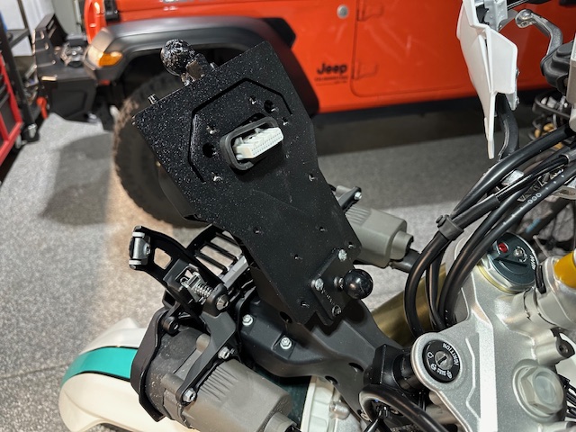 Gps Backplate Rally Kit.pdf Kove 450 Rally GPS / Tablet/ CarPlay C7 / GoPro Mount Upper and lower ...
