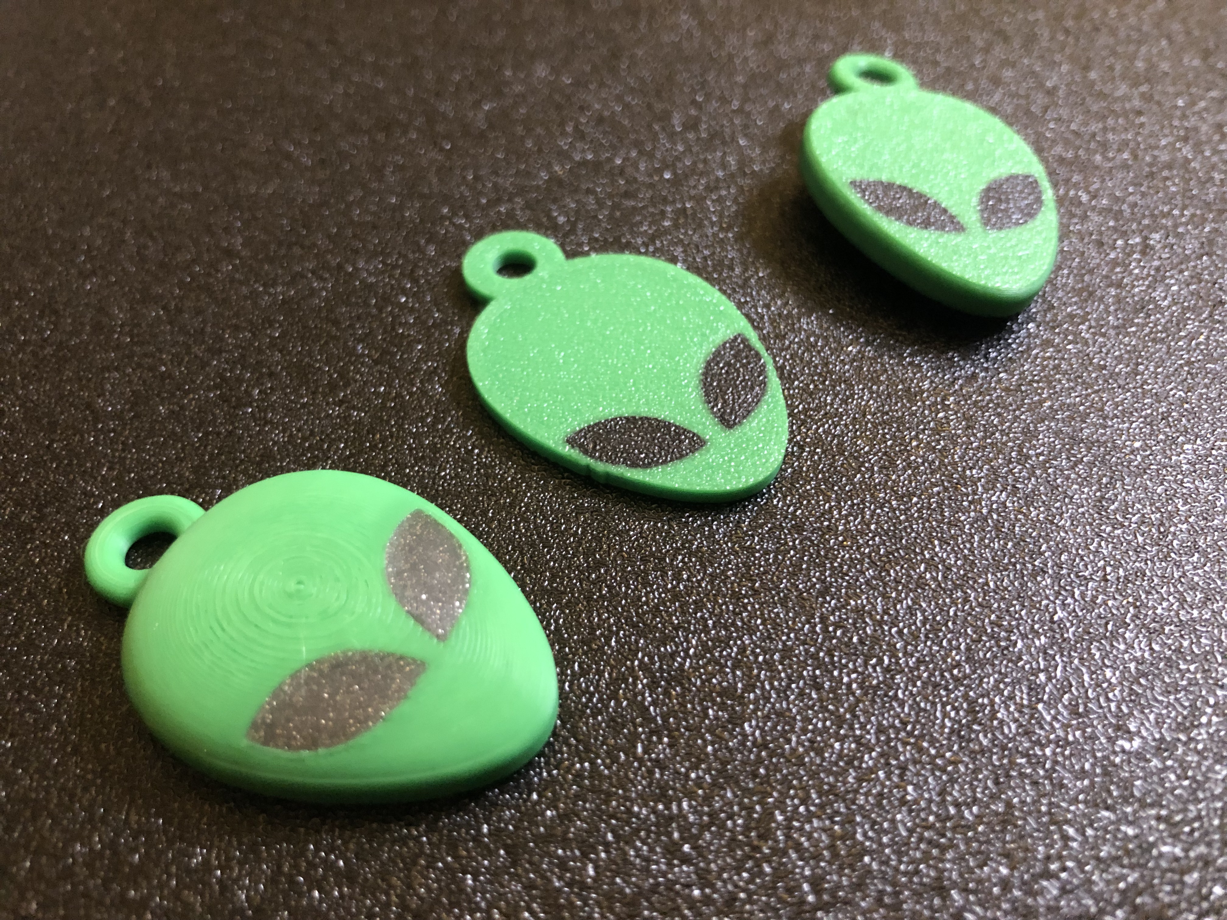 Miniatura 2 do modelo 3D Alien Head Keychain / Pendant