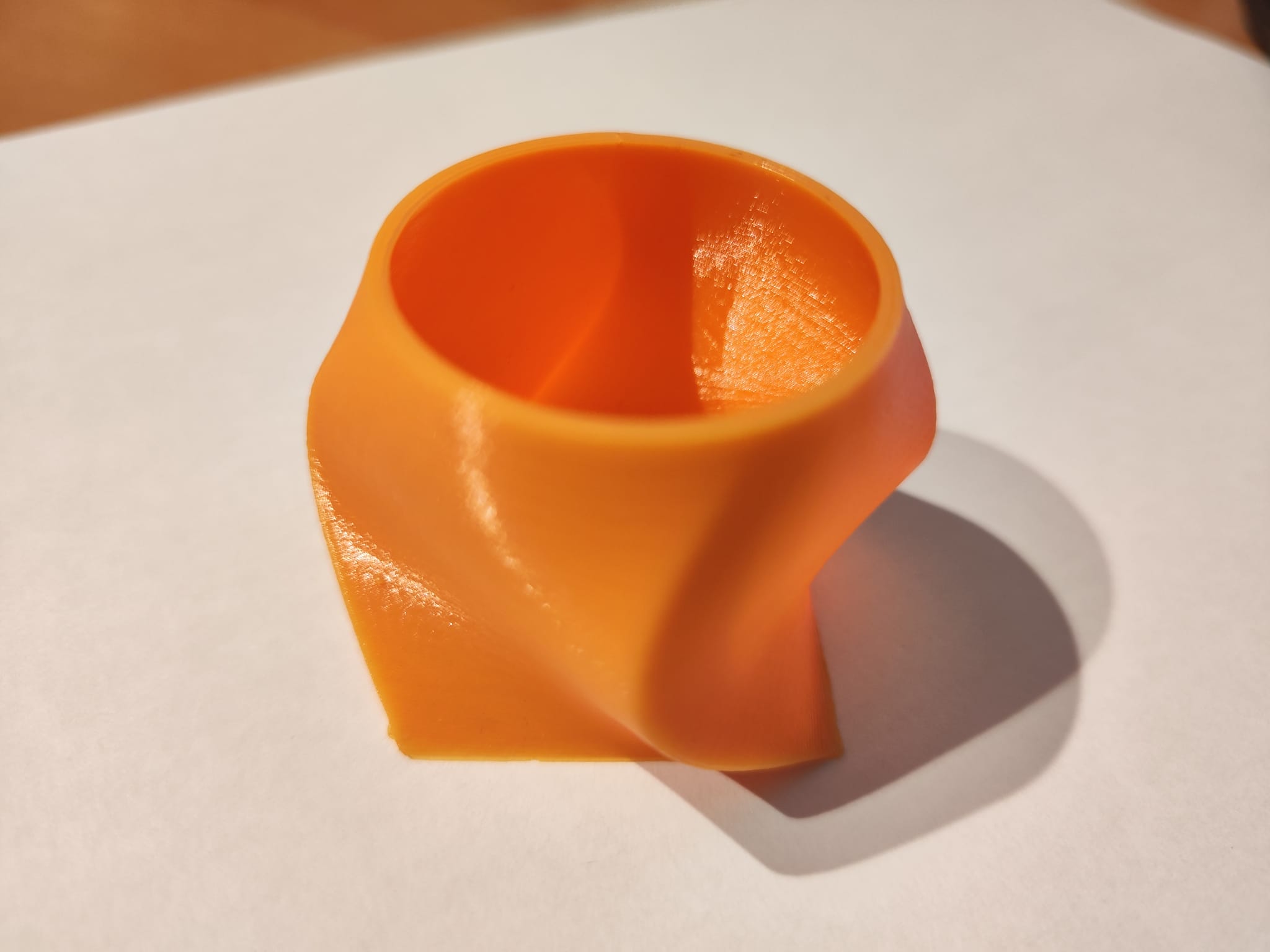 SQUARE TO CIRCLE VASE
