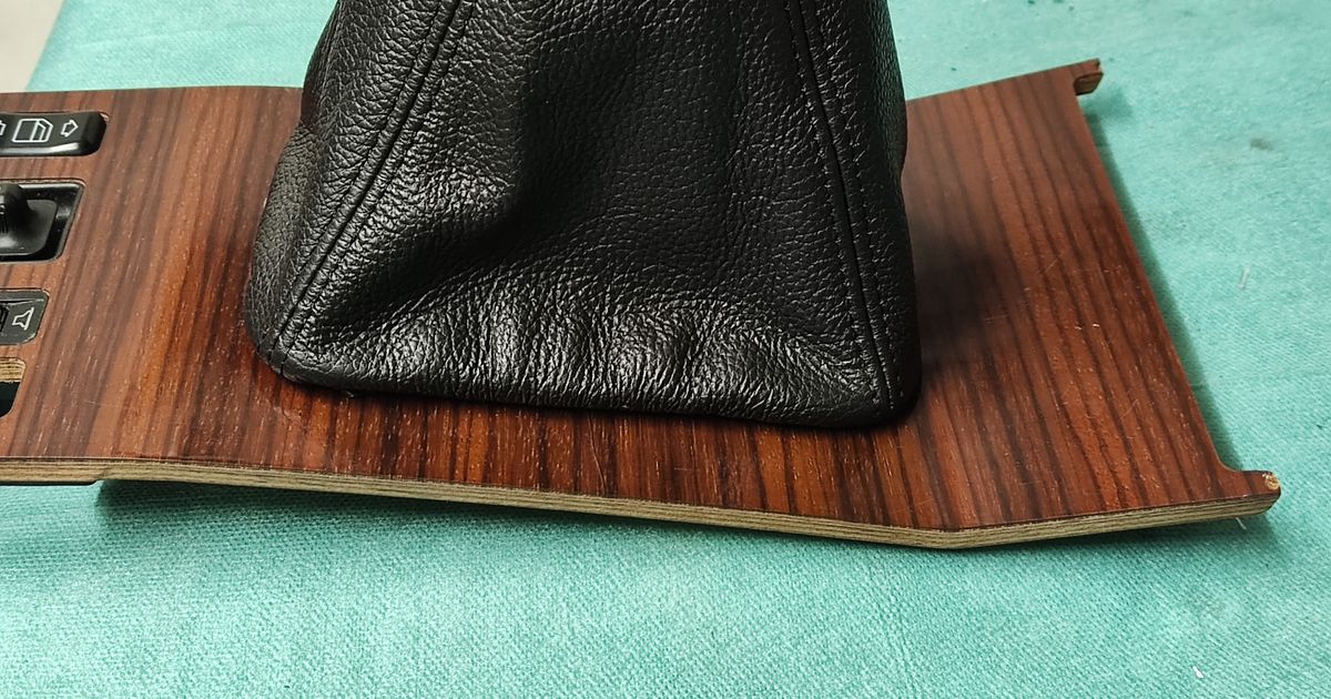 Mercedes W124 manual shifter boot frame by Silver99 Download free STL