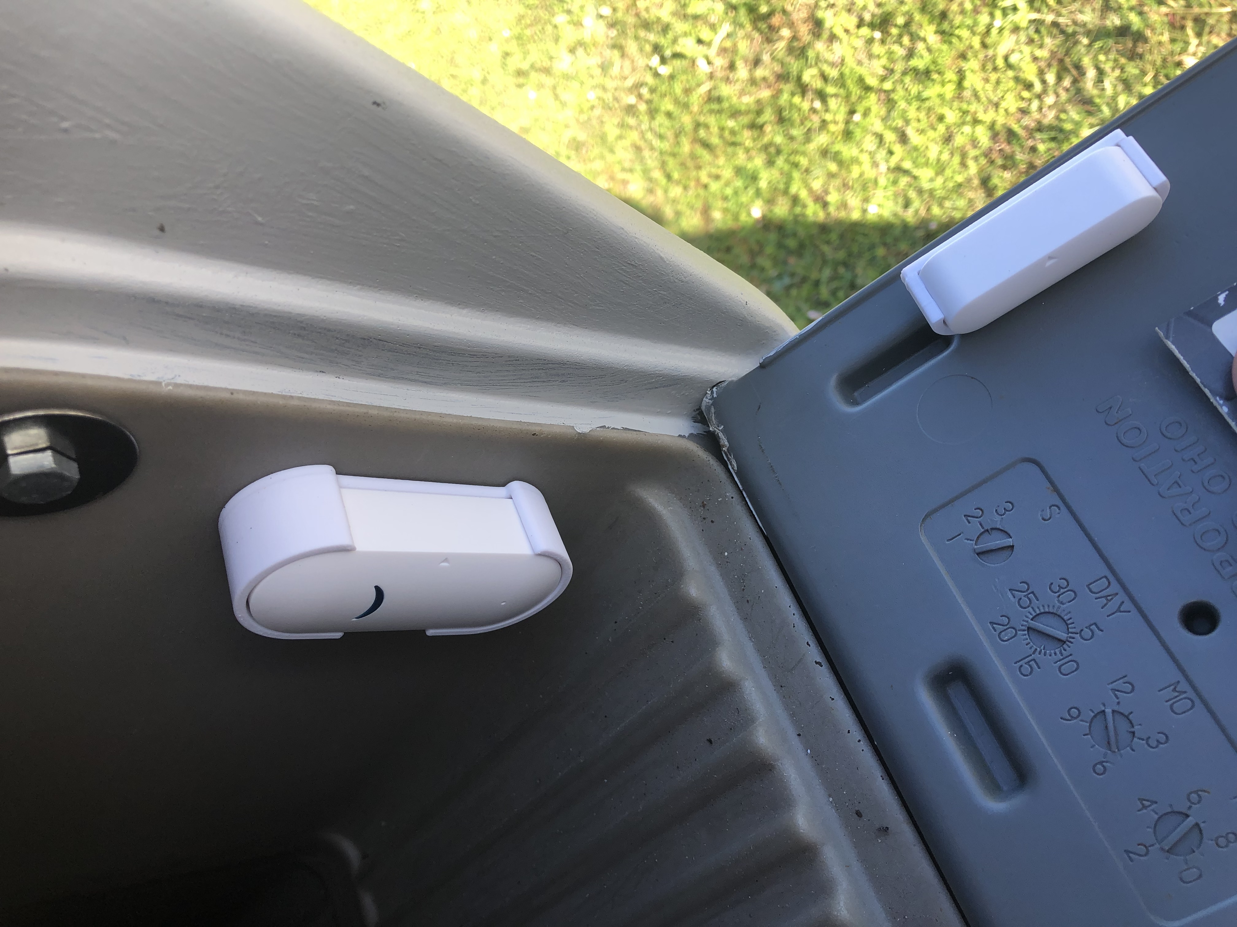 Tuya Sensor (WiFi) Mount (mailbox delivery alert) by Tom Cichowicz