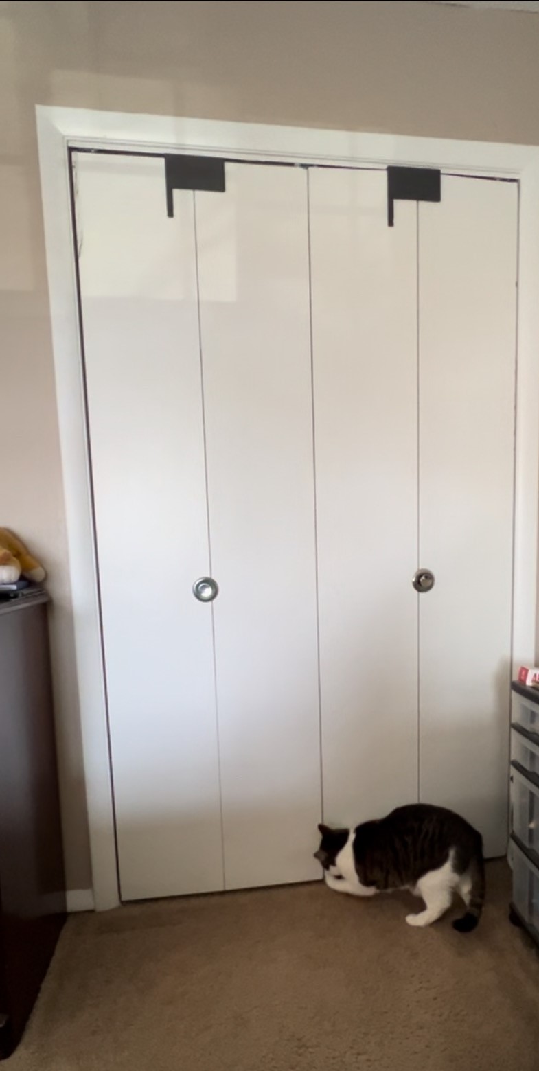 UPDATED AntiCat/Child Bifold Door (Accordion/Folding Door) Doorstop