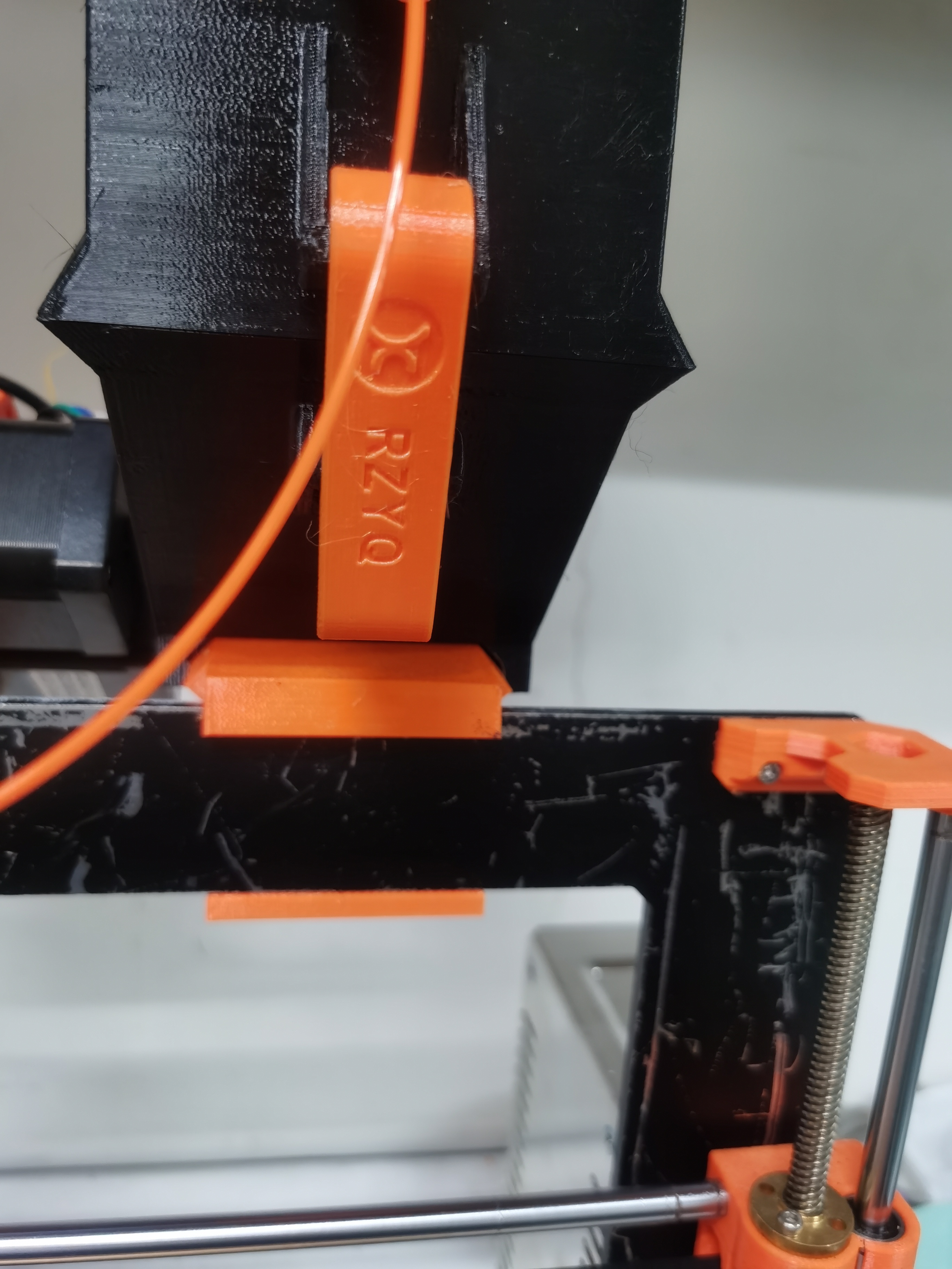Dry box and spool for PRUSA MKS by raxzhang | Download free STL model | Printables.com
