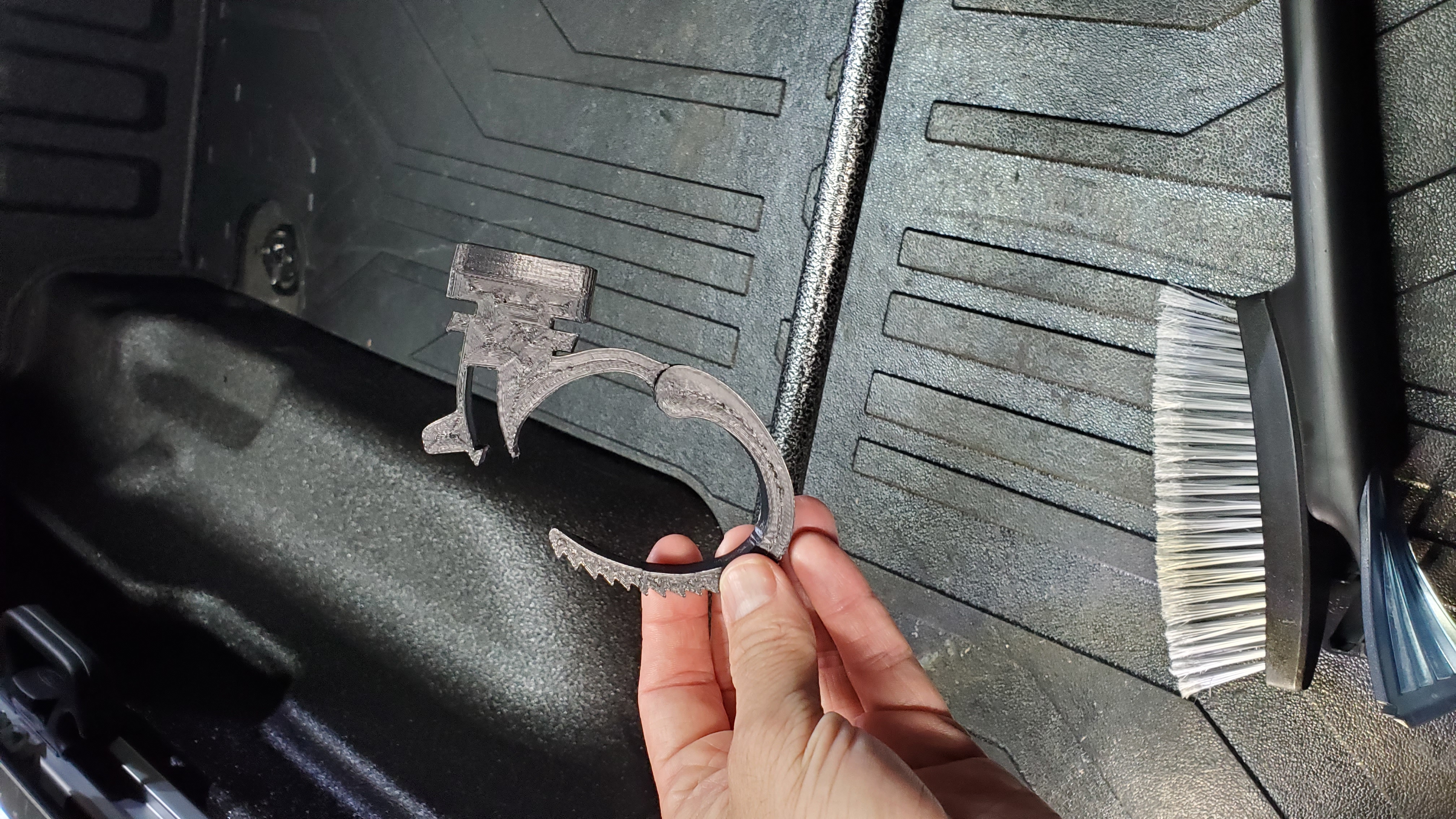 Ford Maverick Snow Brush Clamp