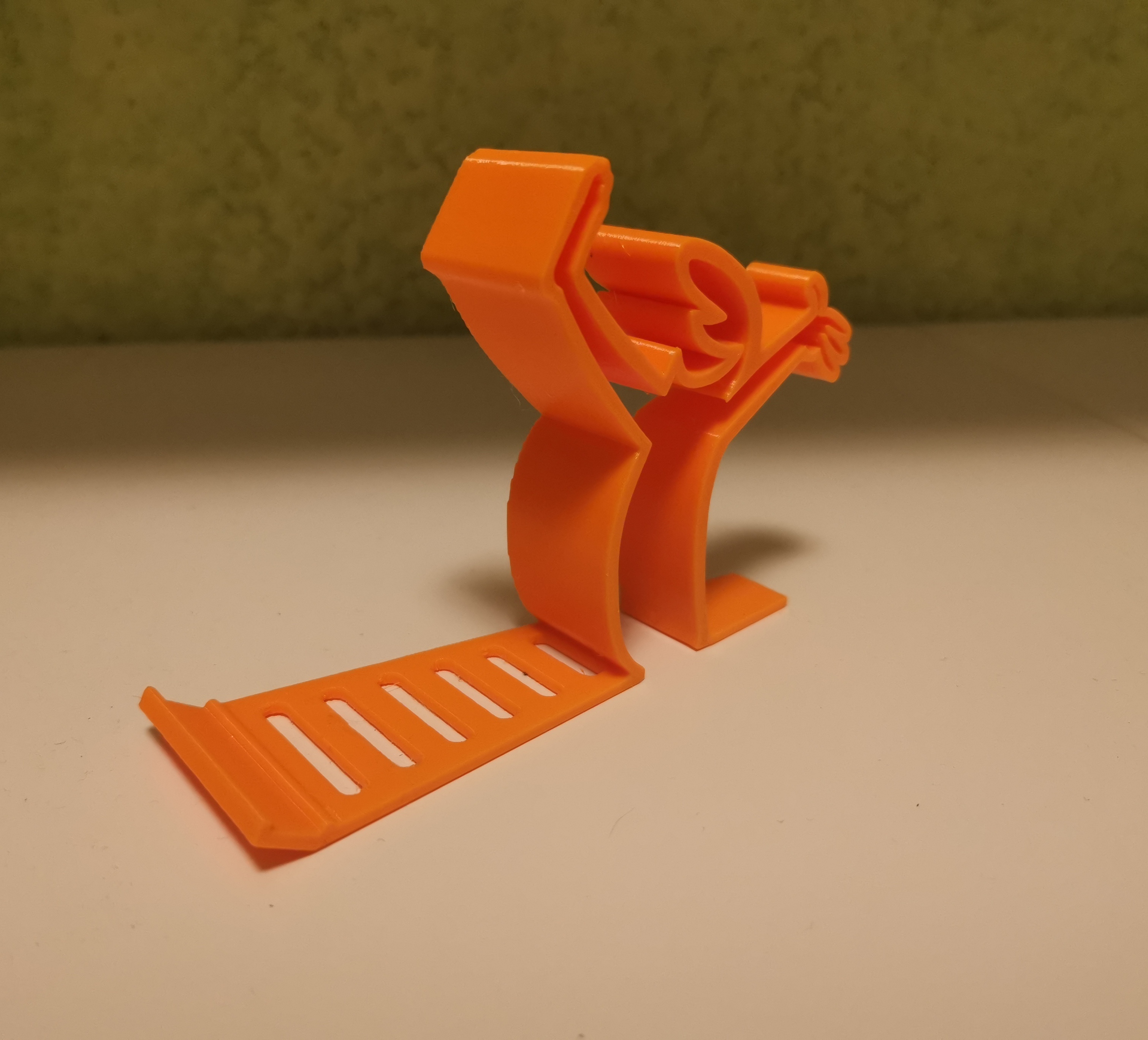 Remix La Linea Phone Stand more sturdy