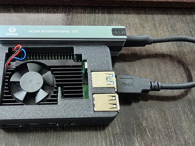 Raspbery Pi 4 case (GeeekPi Raspberry Pi 4 Aluminum Heatsink)