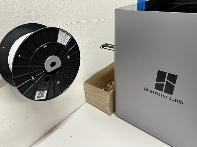 Spool wall mount