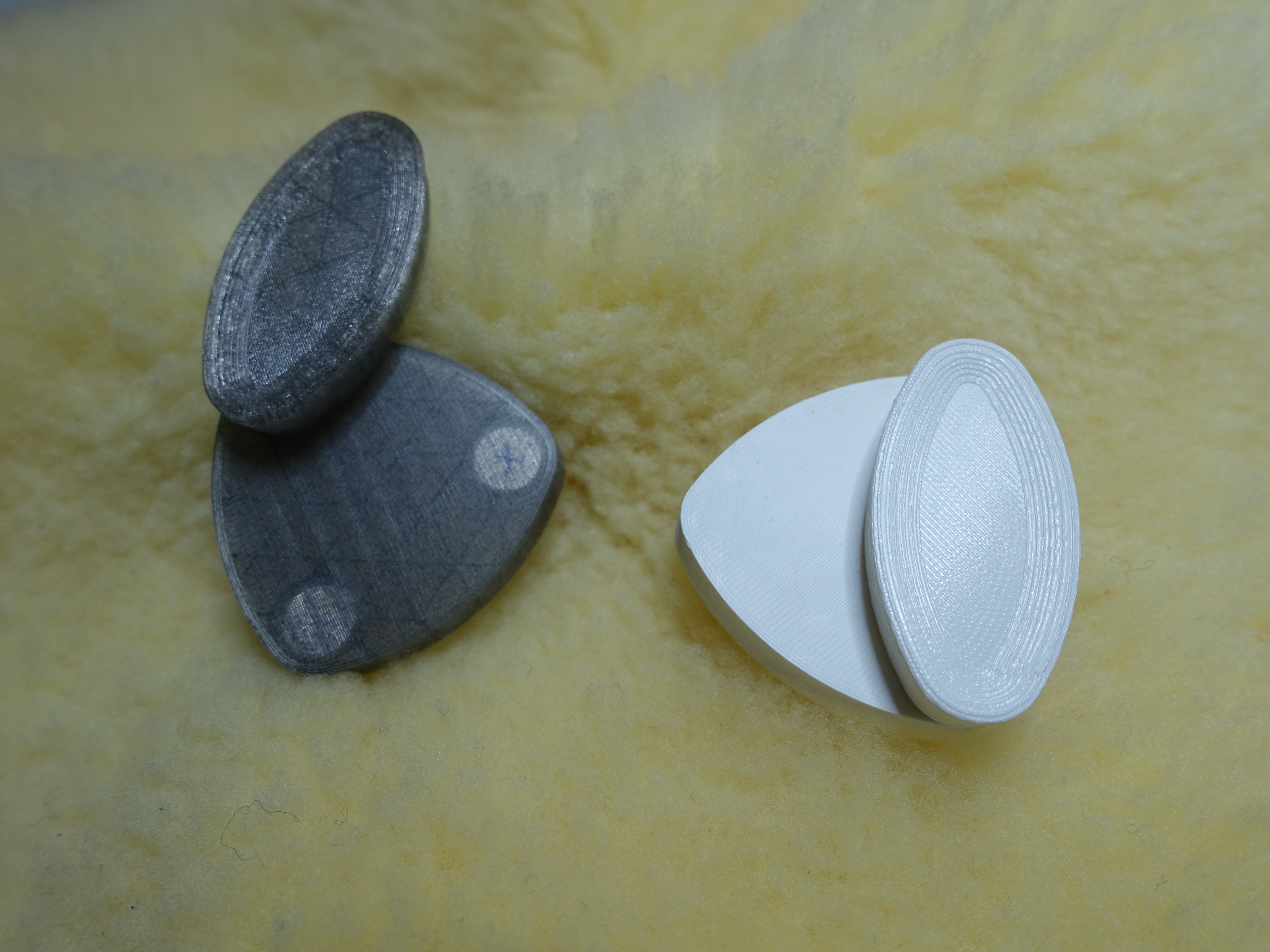 Triangular fidget