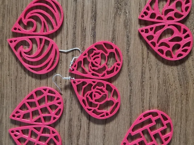 Teardrop earrings