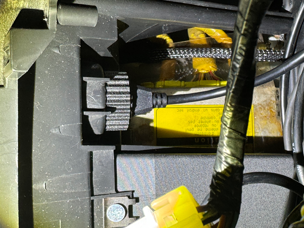 2002-2004 Subaru Impreza Alpine USB Kablosu Piçin Çakmak Muhafazası (Sadece Plastik Aparattır!!!)