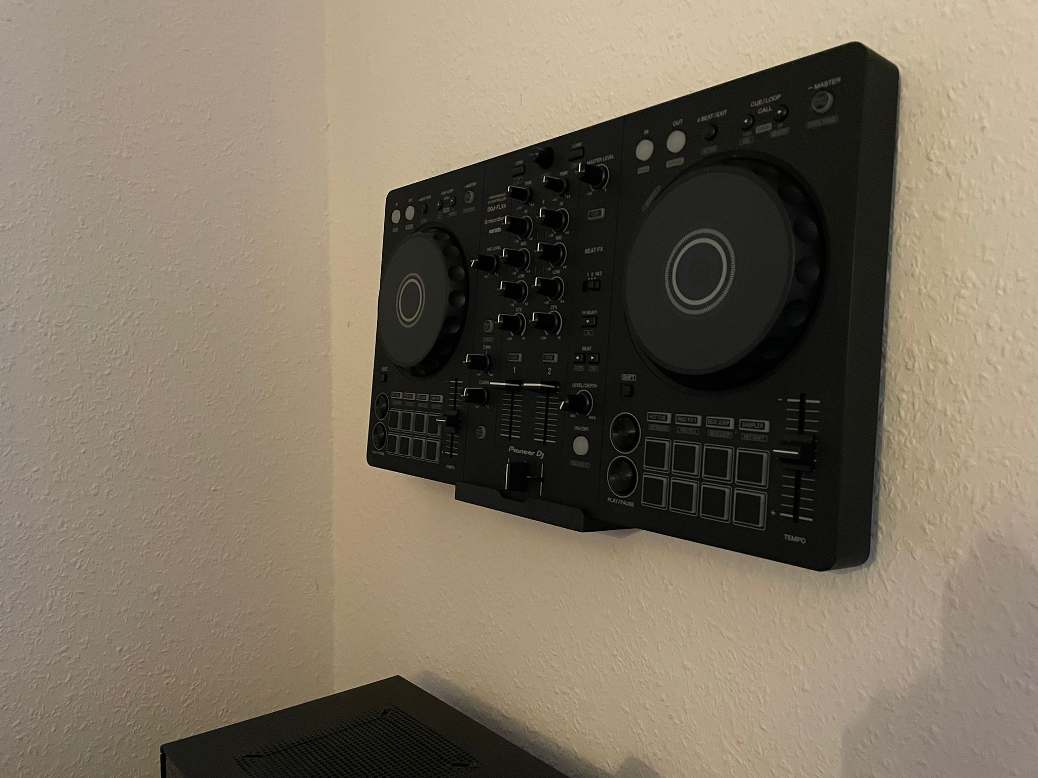 Wall-Mount for DDJ FLX4