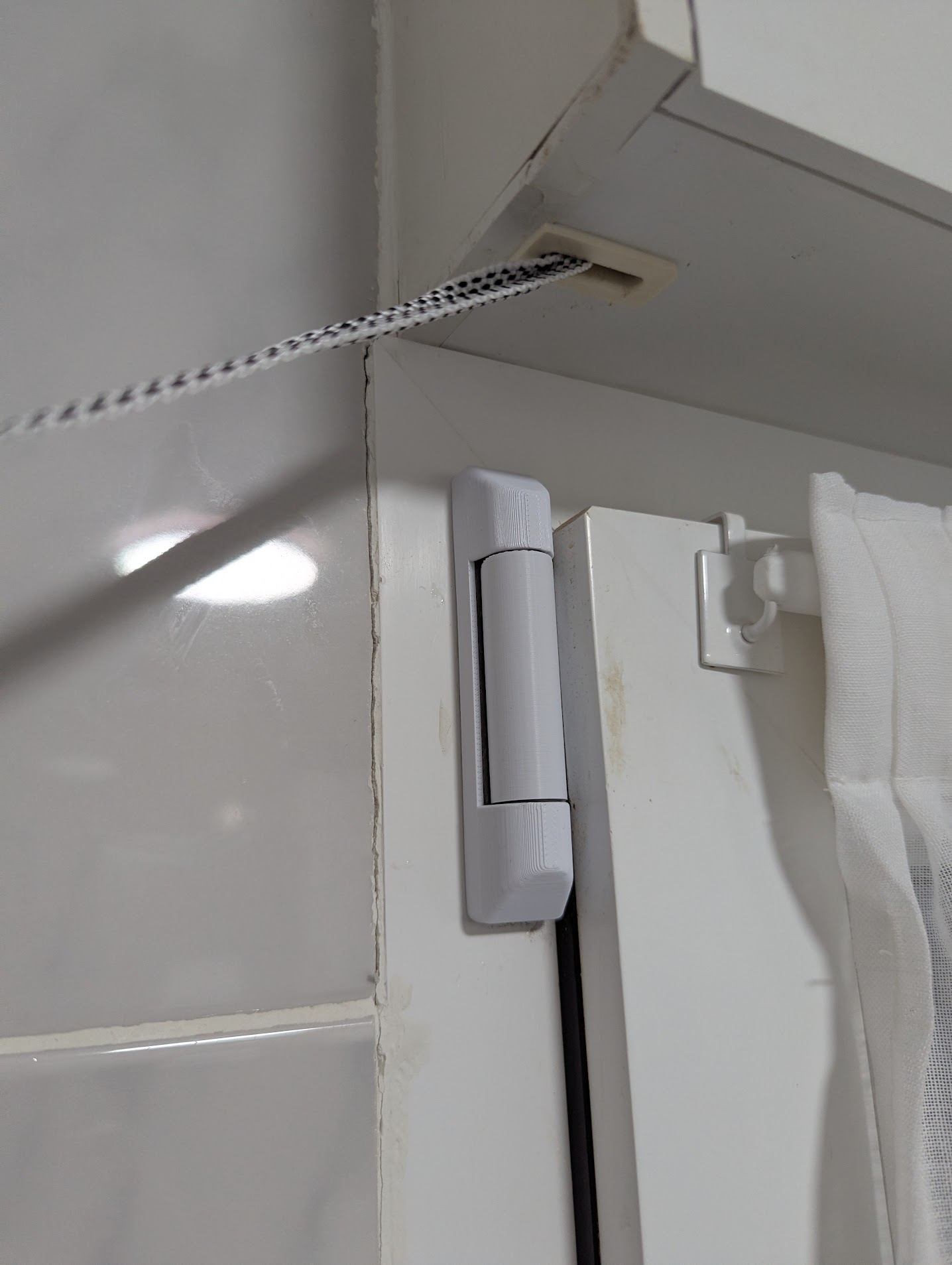 Top hinge cover for VHS brand PVC windows
