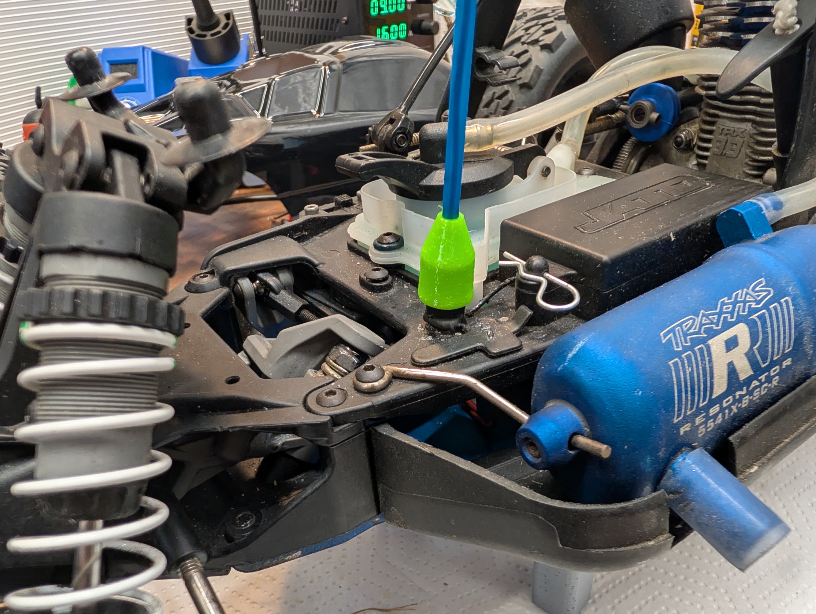 RC car antenna stabilizer