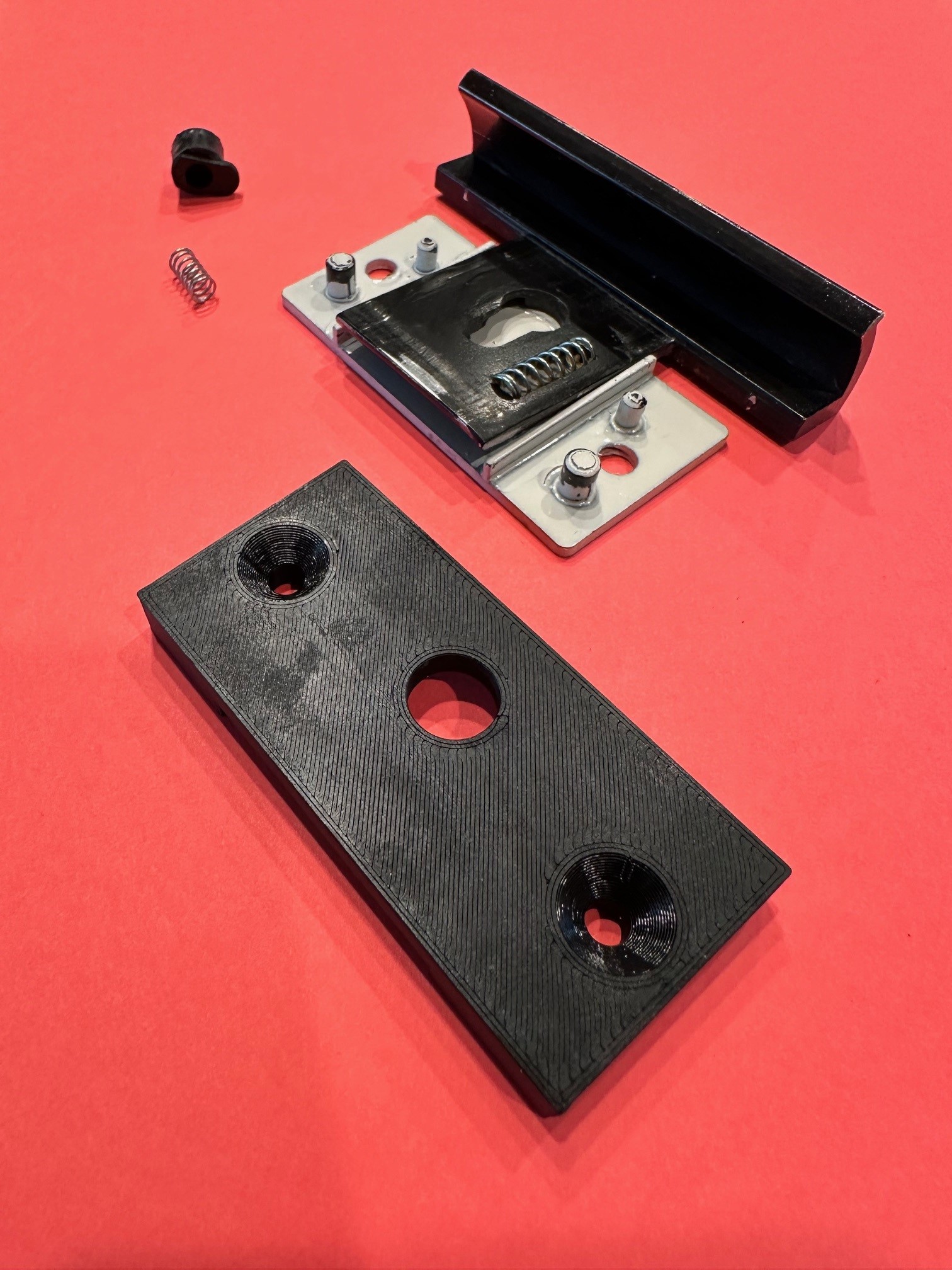 Sliding Window Latch Cover by Hammernine Download free STL model