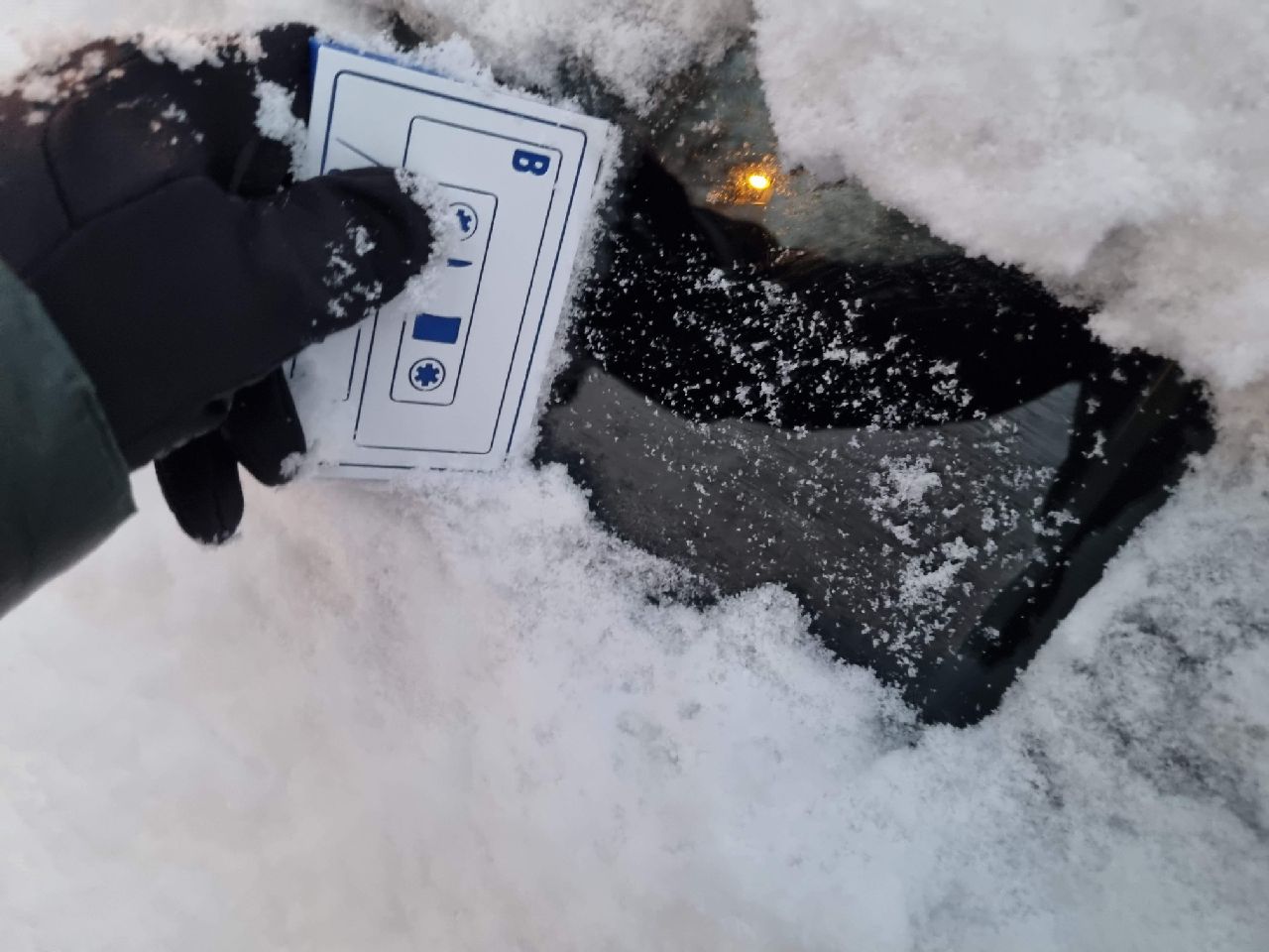 80'ler Kaset Kutusu Buz Kazıyıcı (Sadece Plastik Aparattır!!!)