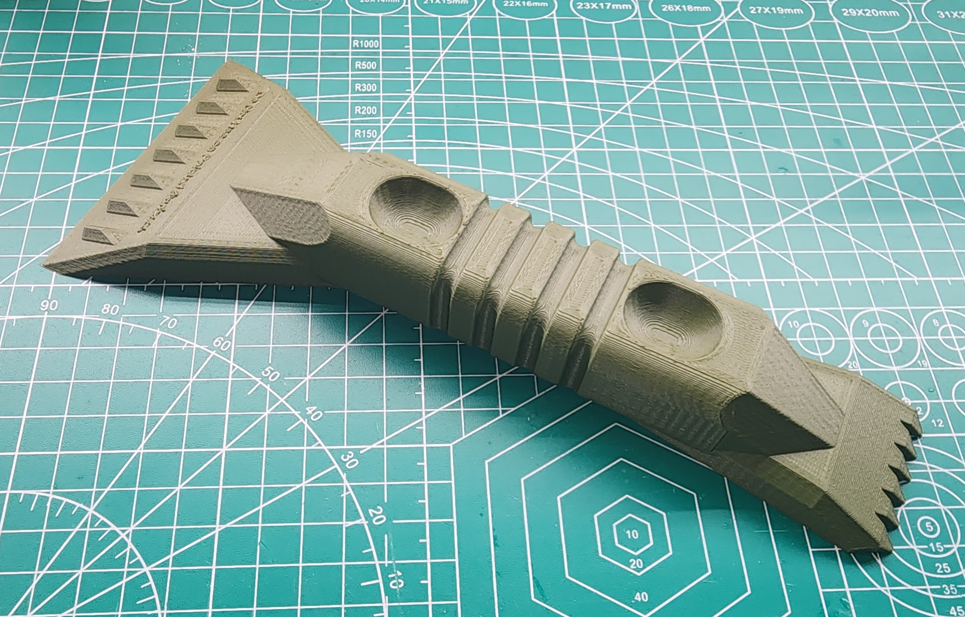 Ice Crusher Ice Scraper by Matthew Wegmann Download free STL model