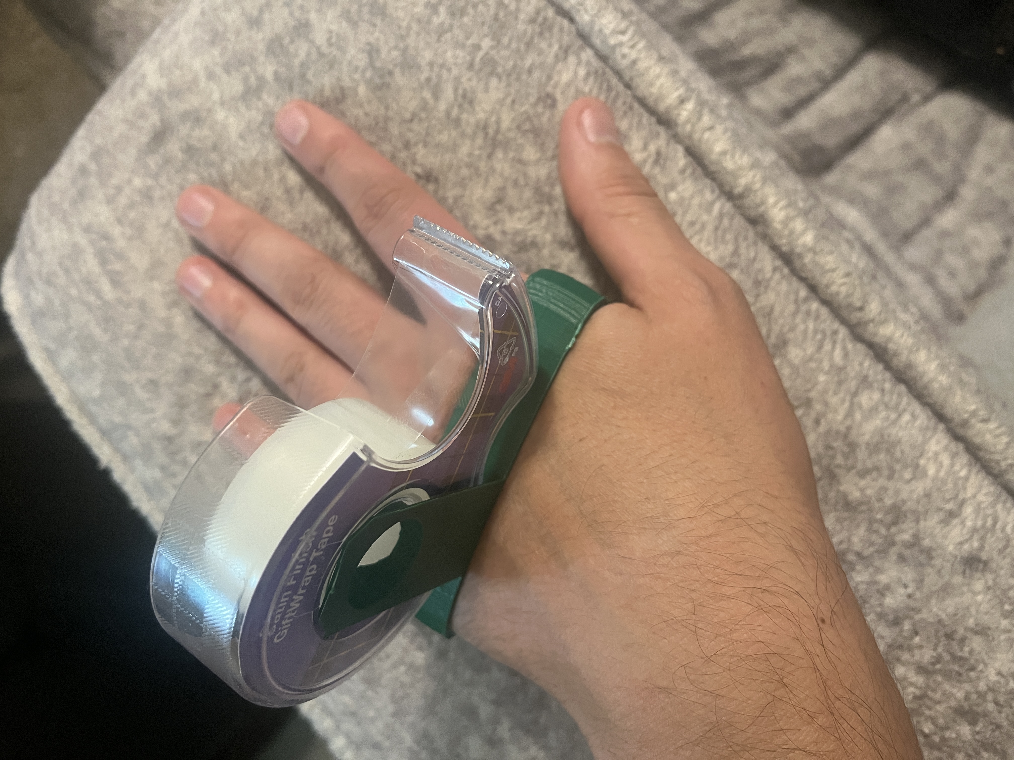Hands free tape dispenser