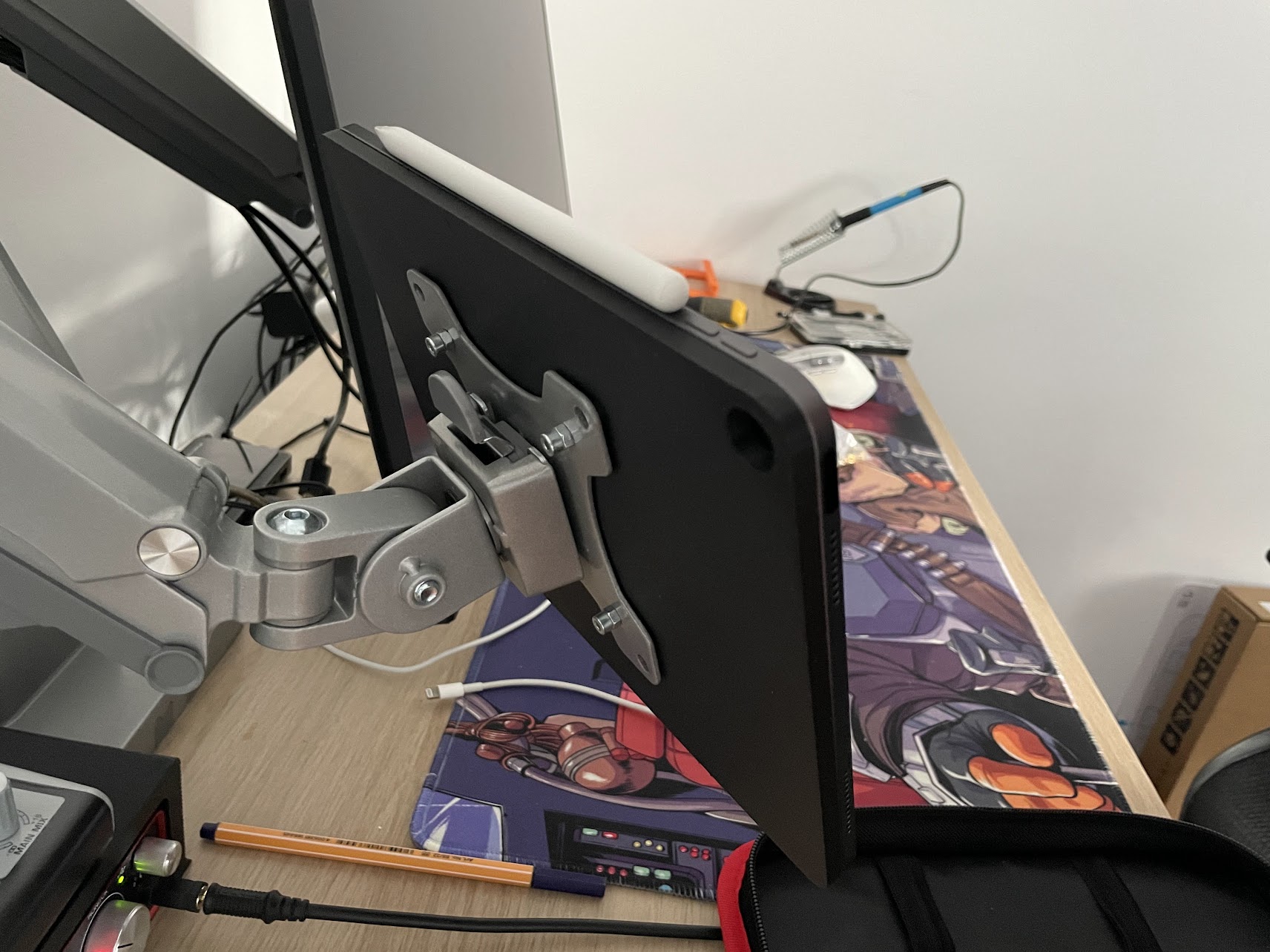 iPad Air 4th Gen VESA Plate / Adapter by skxc Download free