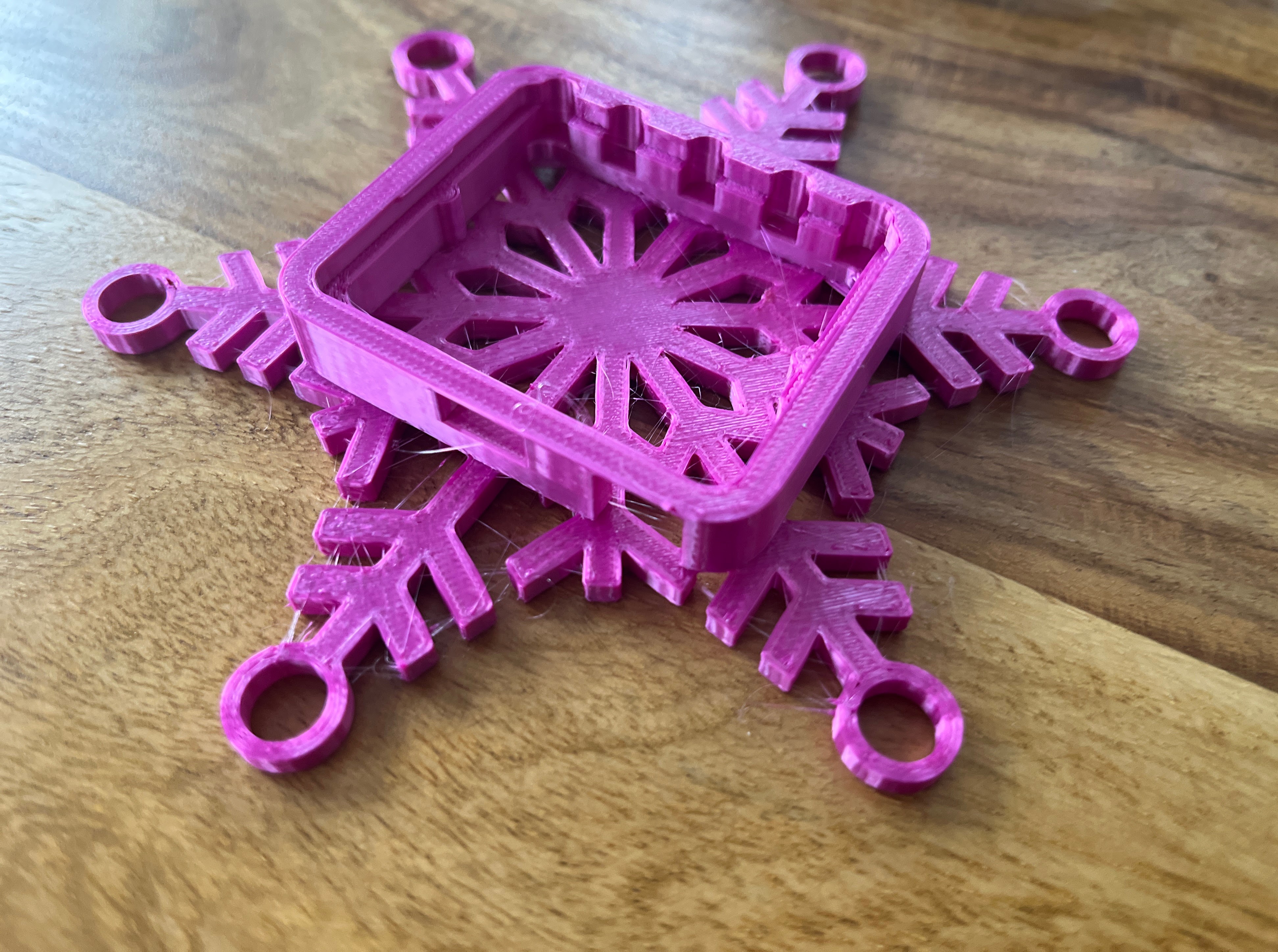 Miniatura 3 do modelo 3D Micro:bit Advent Ornamet Case