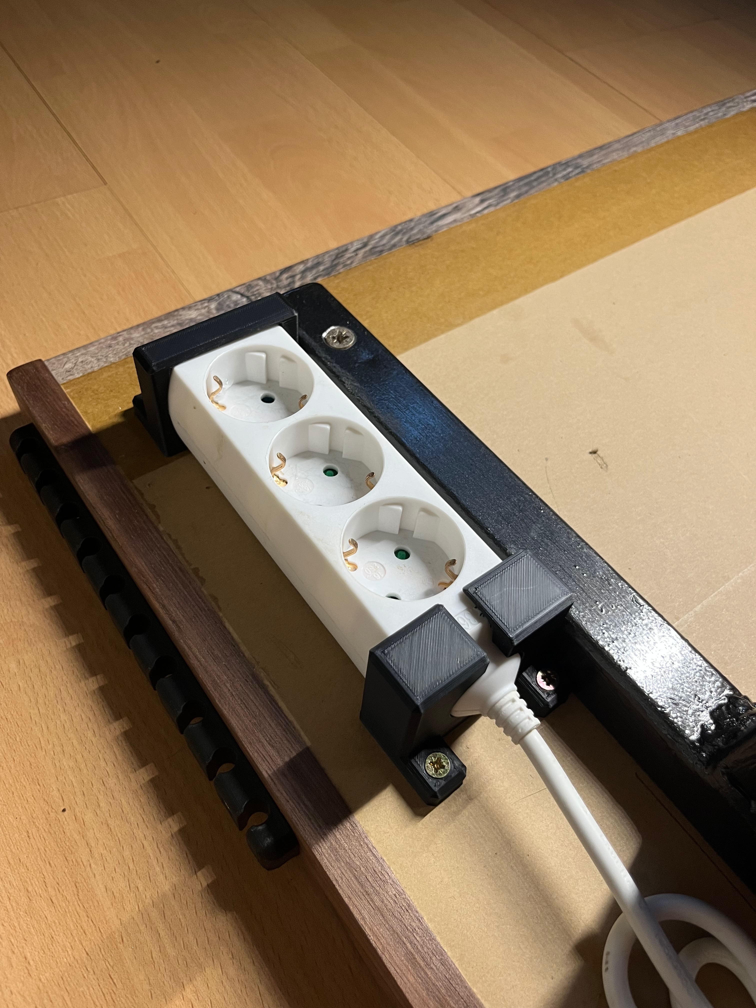 Powerstrip bracket — miniatura 4