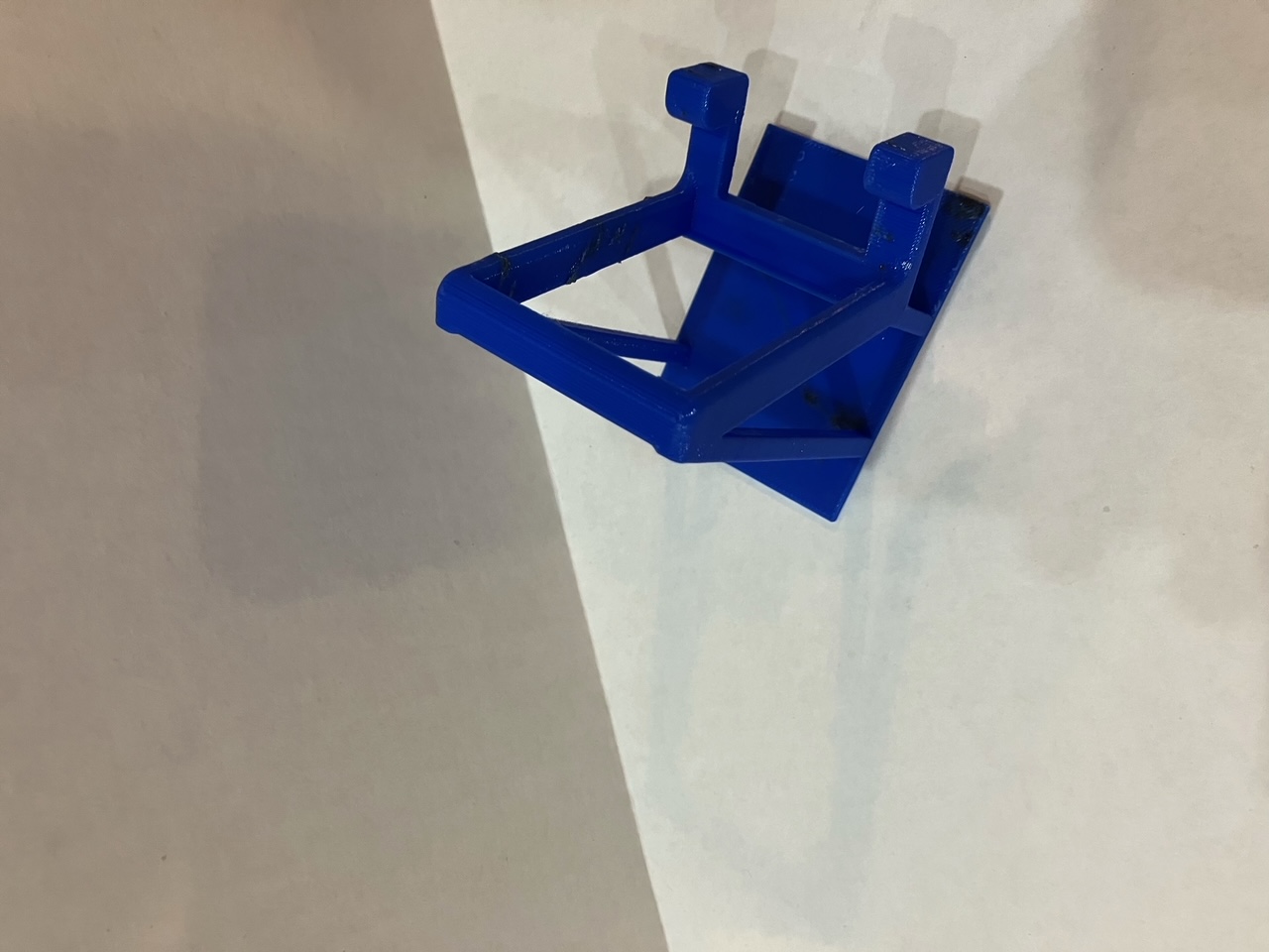 Miniatura 2 do modelo 3D Simple Phone Holder