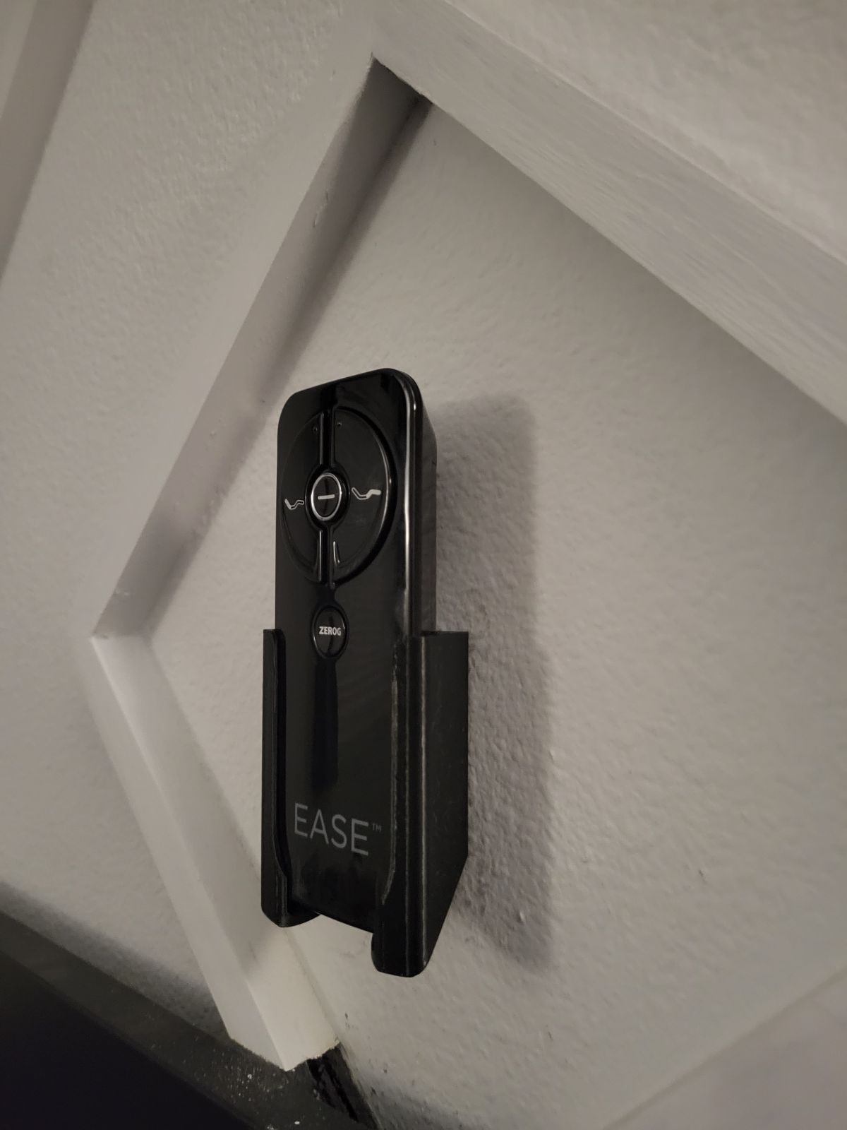 EASE Bed Frame Remote Mount by WanderWardr Download free STL model