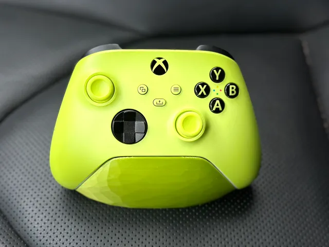 Low Poly Xbox Controller Stand