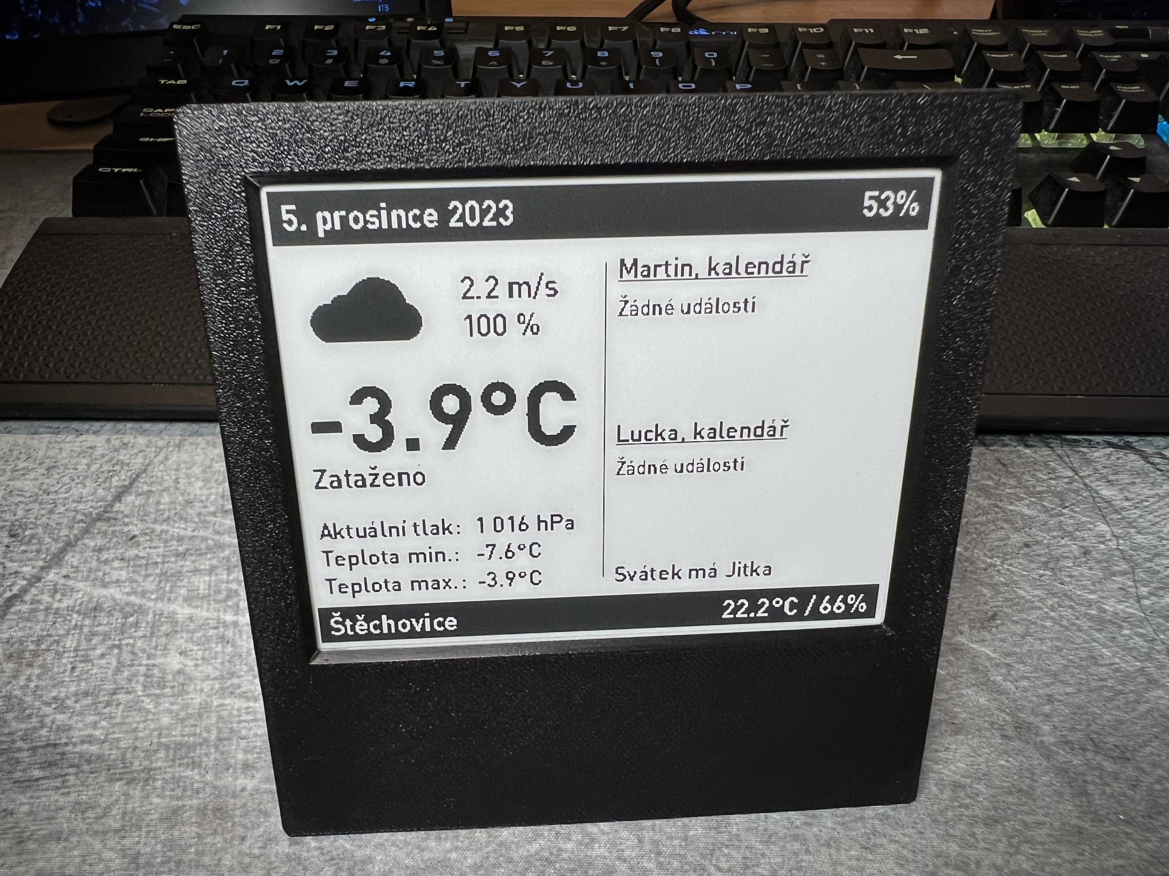 4.2" ePaper frame with space for a large battery