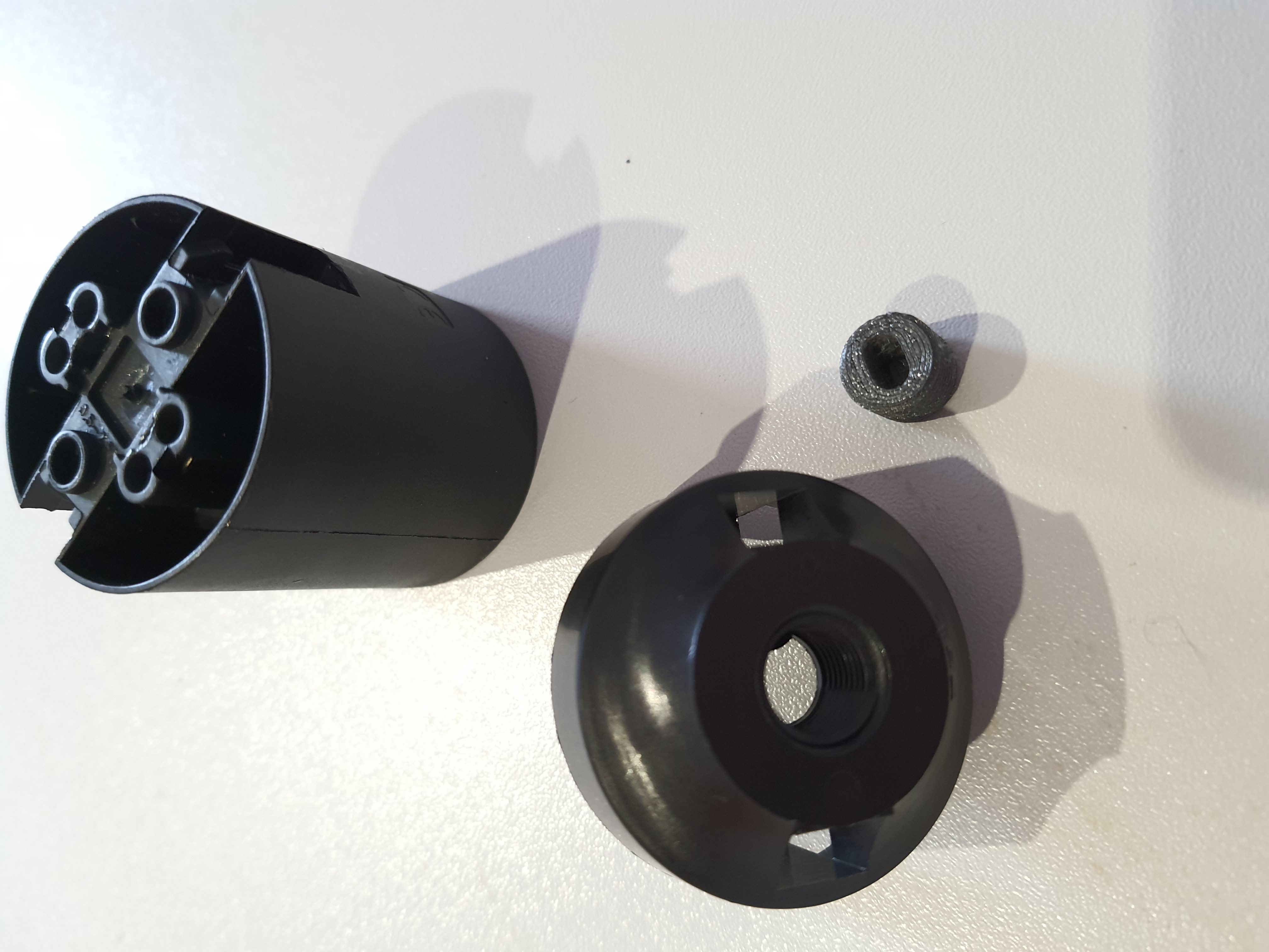 Parametric Threaded Cable Grommet for the E27 fitting