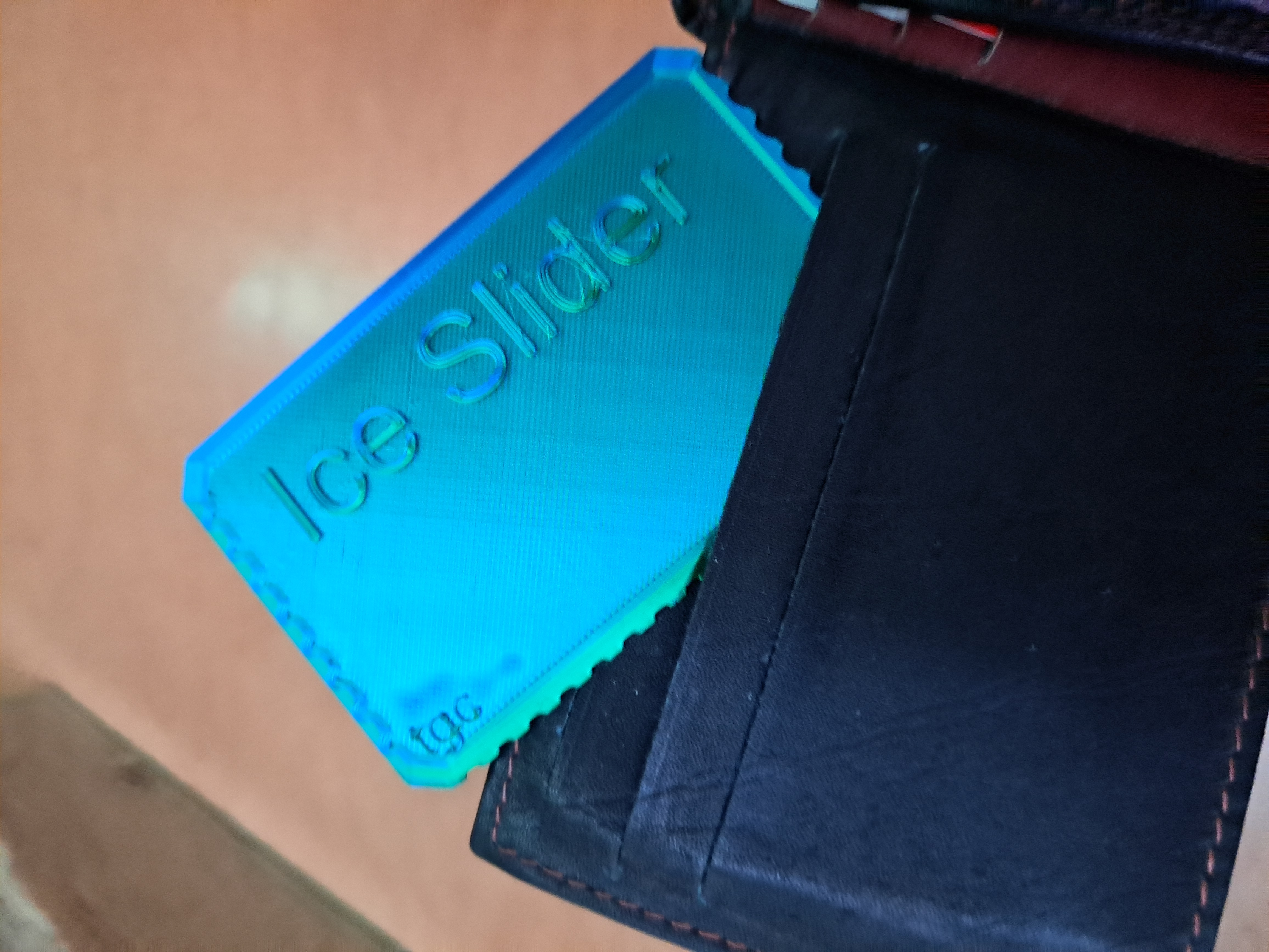 Card ice scraper