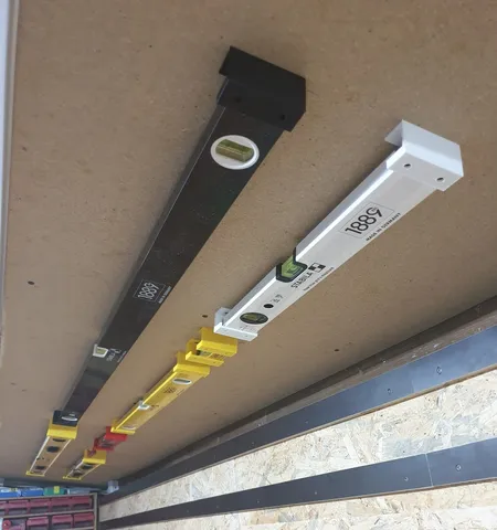 Holder / Mount for spirit level -- Halterung für Wasserwaagen