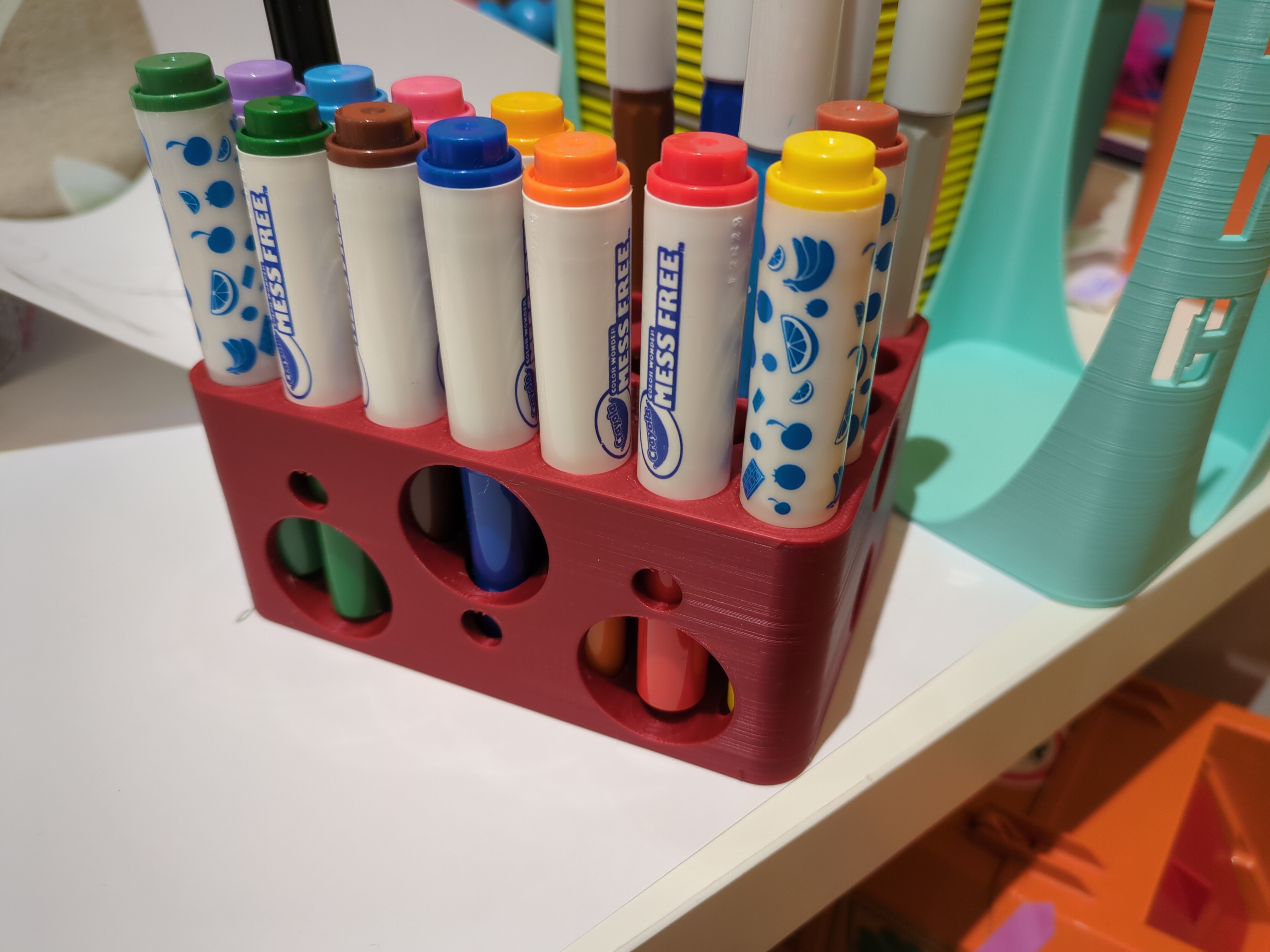 Markers holder for crayola mess free and other 16mm diameter, fits 35