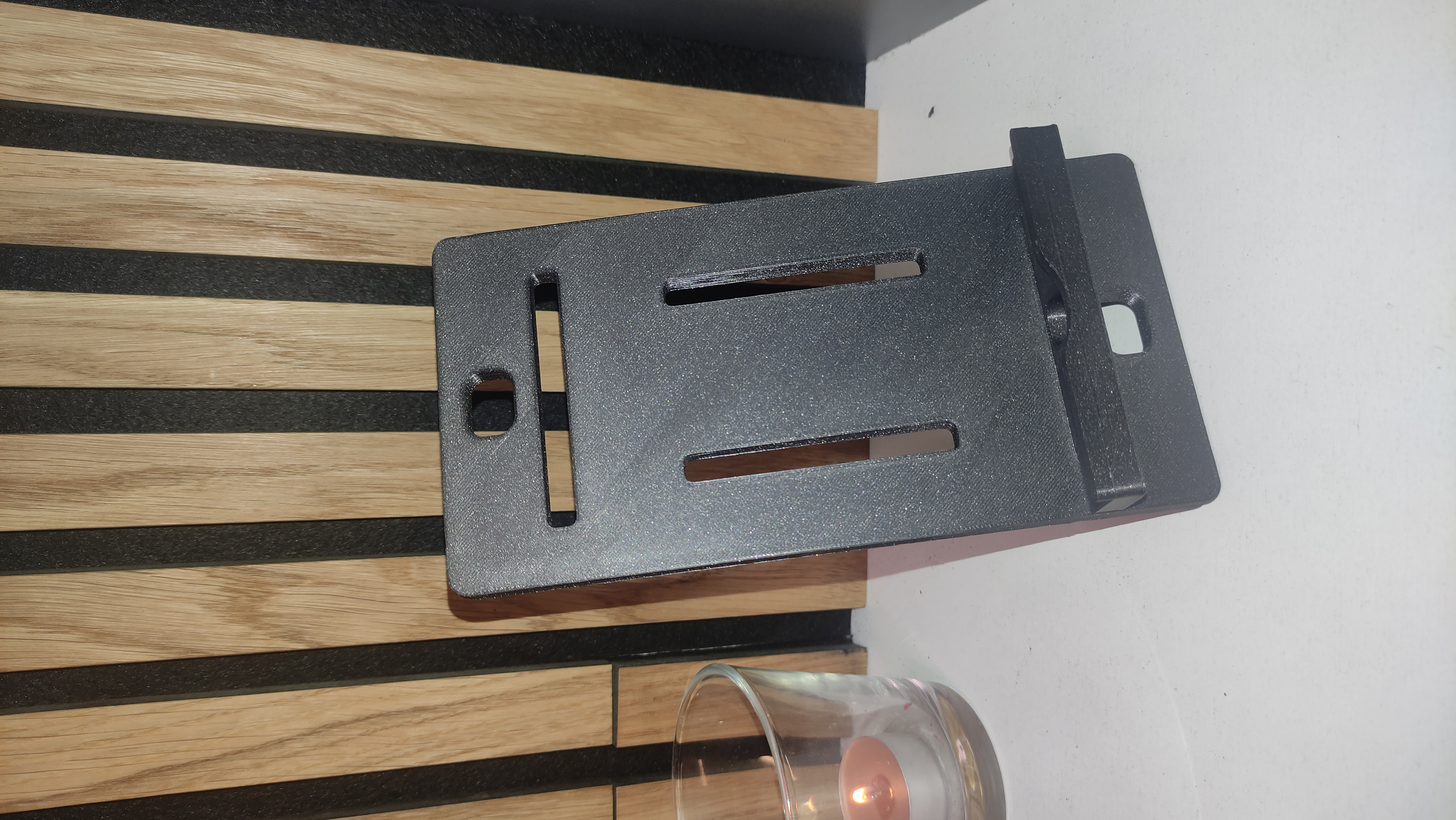 Universal Table PhoneHolder