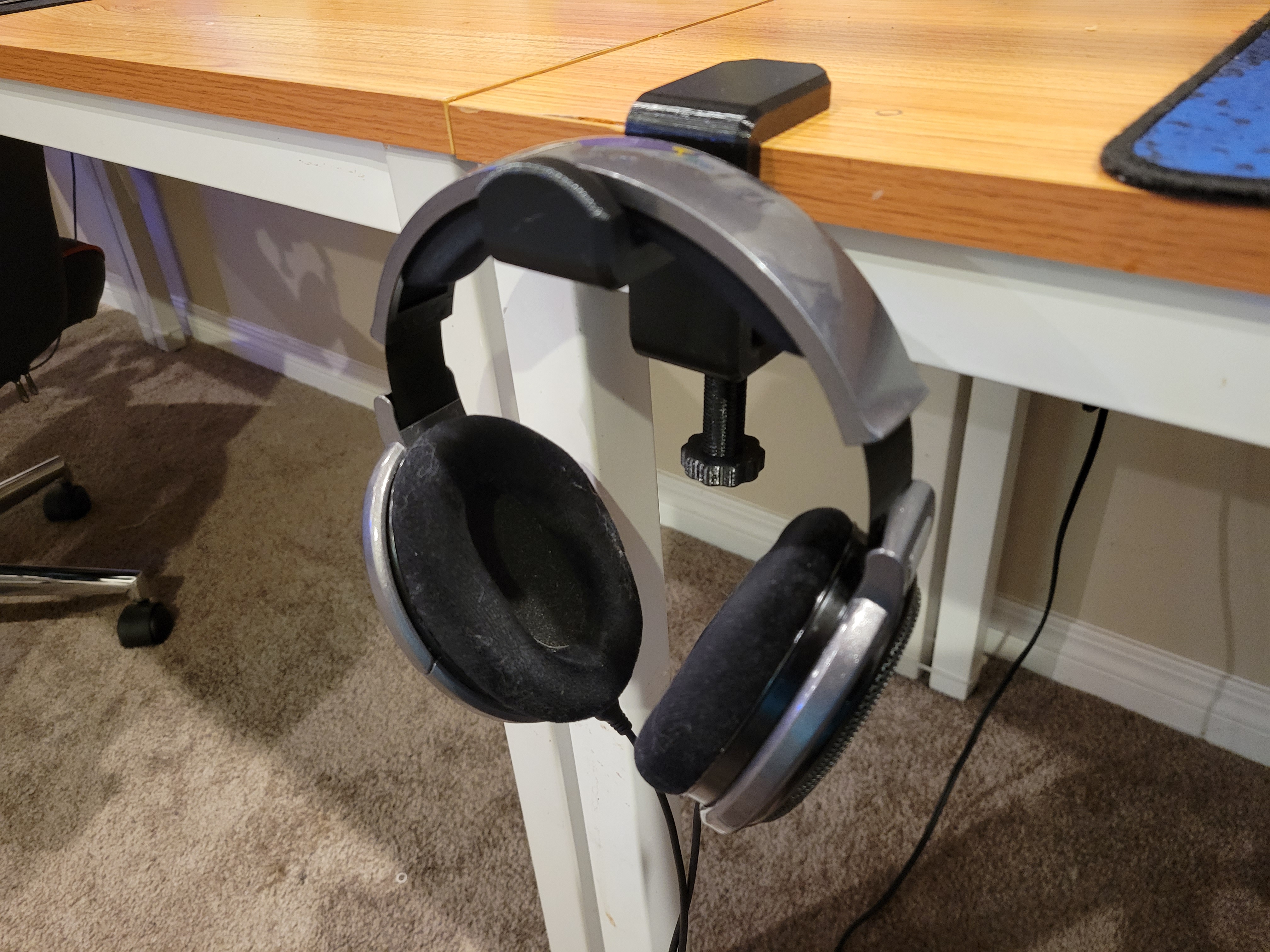 Headphone Clamp for 60mm Desks 3D model thumbnail