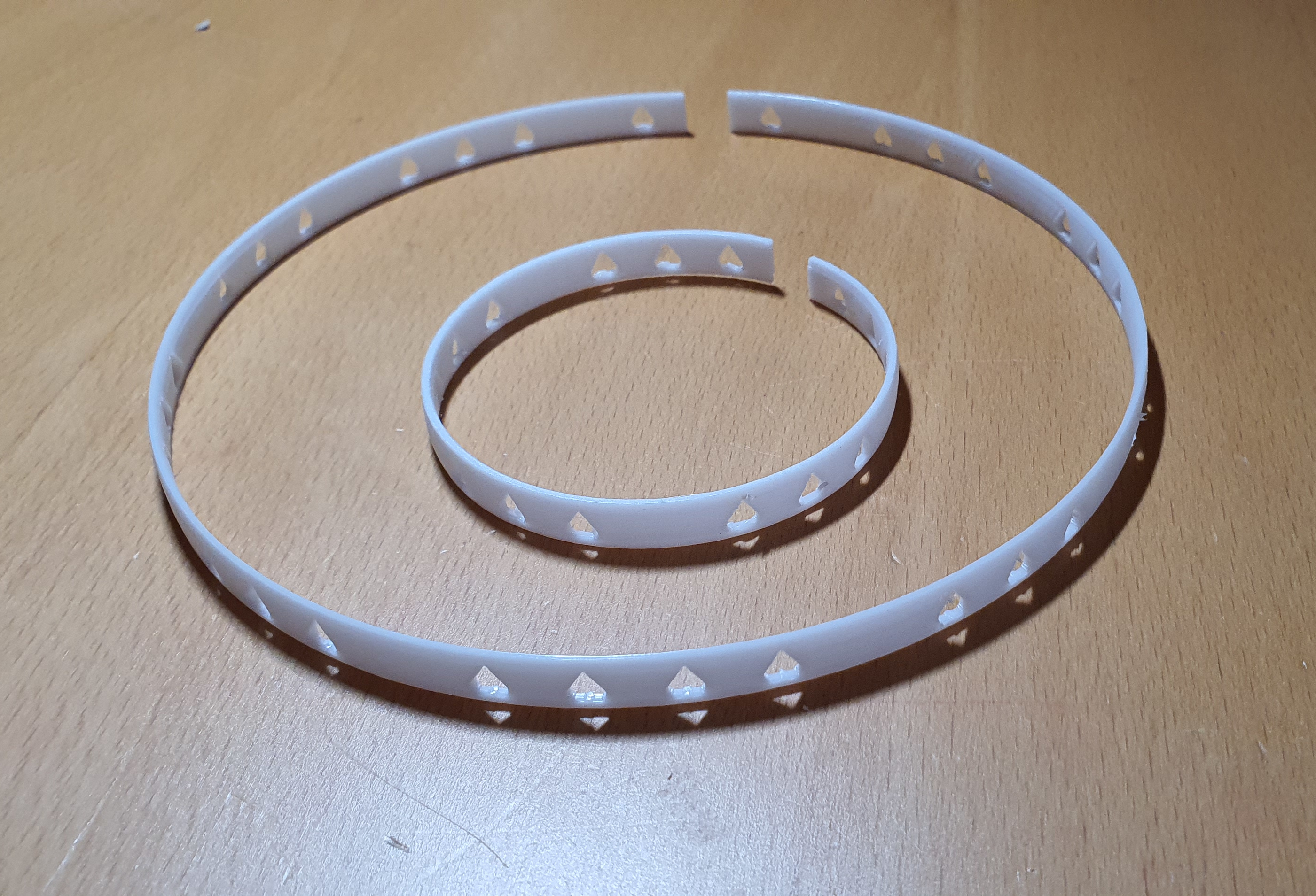 Necklace bangle pracelet with hearts Armreif und passender Halsreif mit Herzen