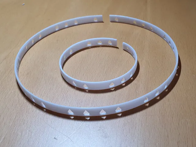 Necklace bangle pracelet with hearts Armreif und passender Halsreif mit Herzen