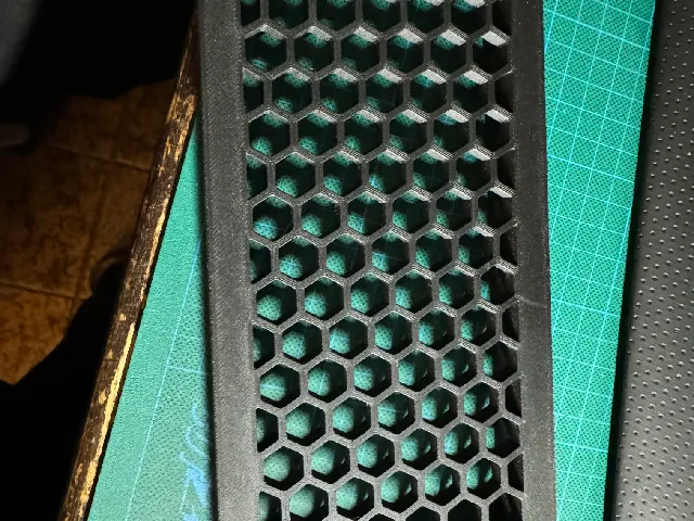 Heizungs- /Lüftungsgitter // Heating/ventilation grille — foto autora