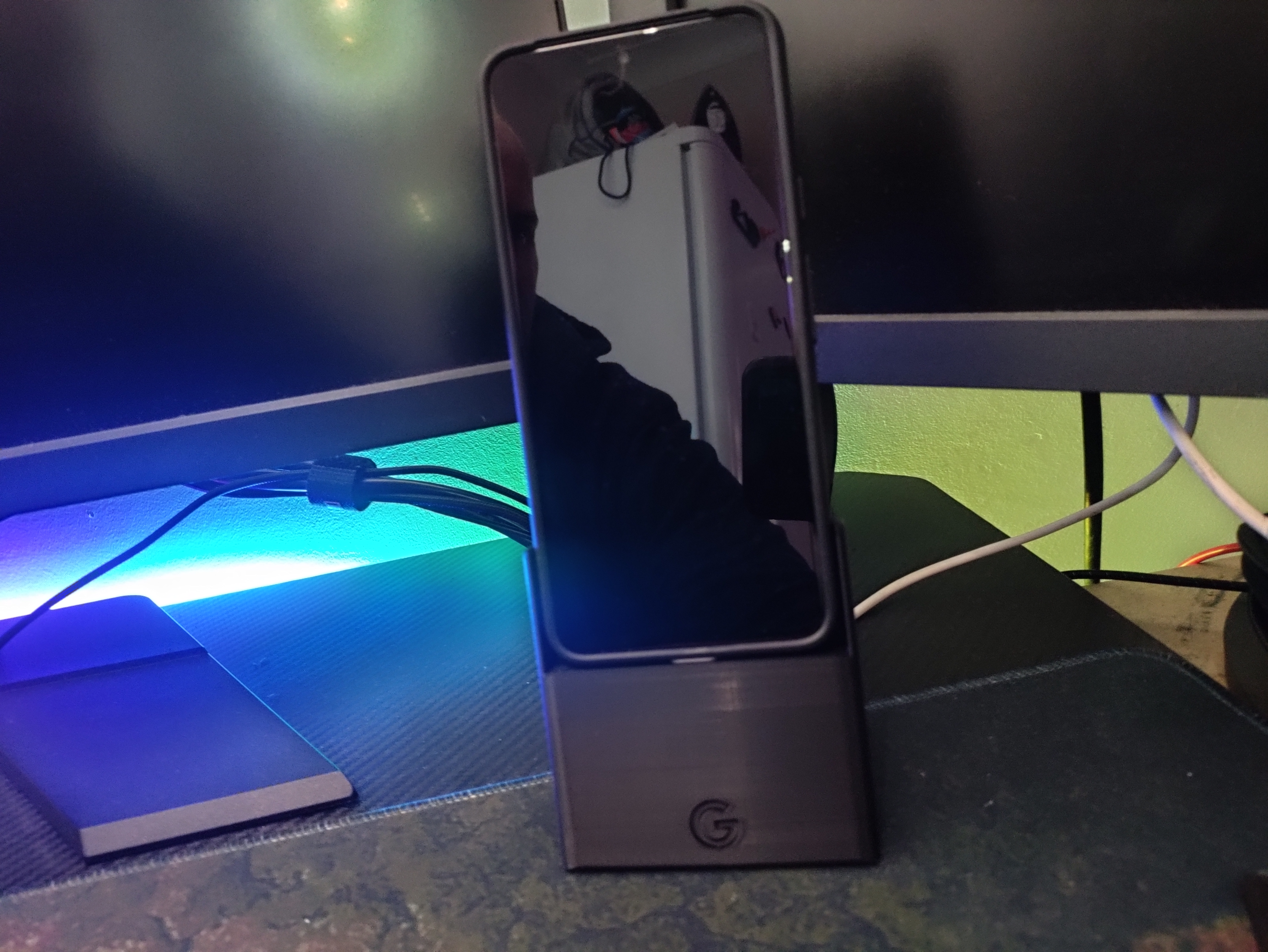 Google Pixel 8 Charging Stand — miniatura 2