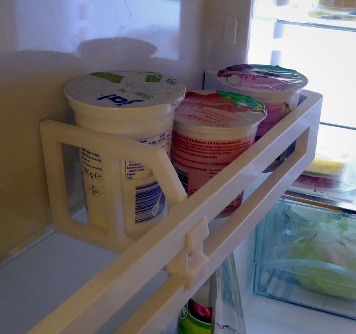 Refrigerator shelf divider