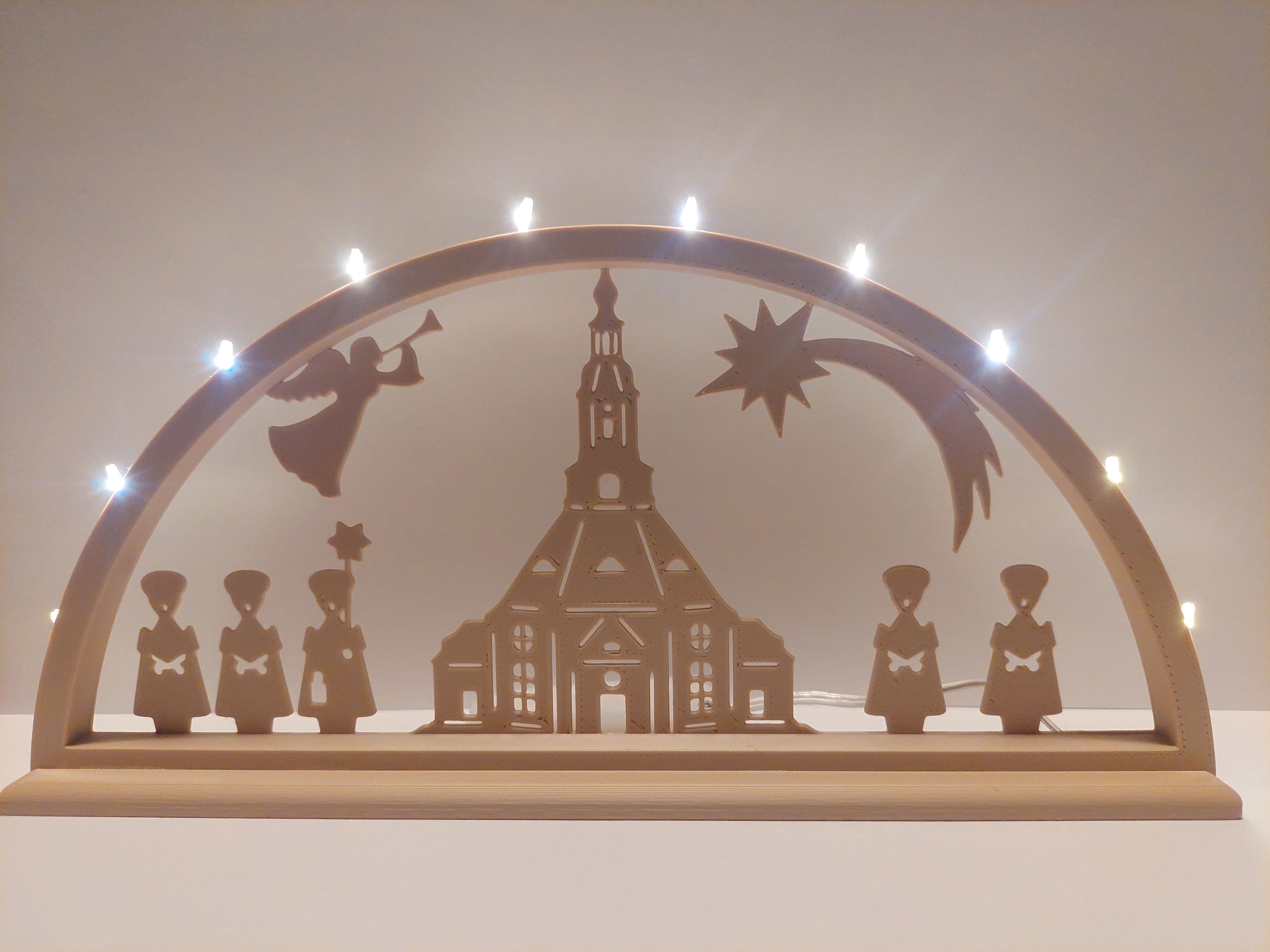 Schwibbogen mit Seiffener Kirche / Candle arch with Seiffen church