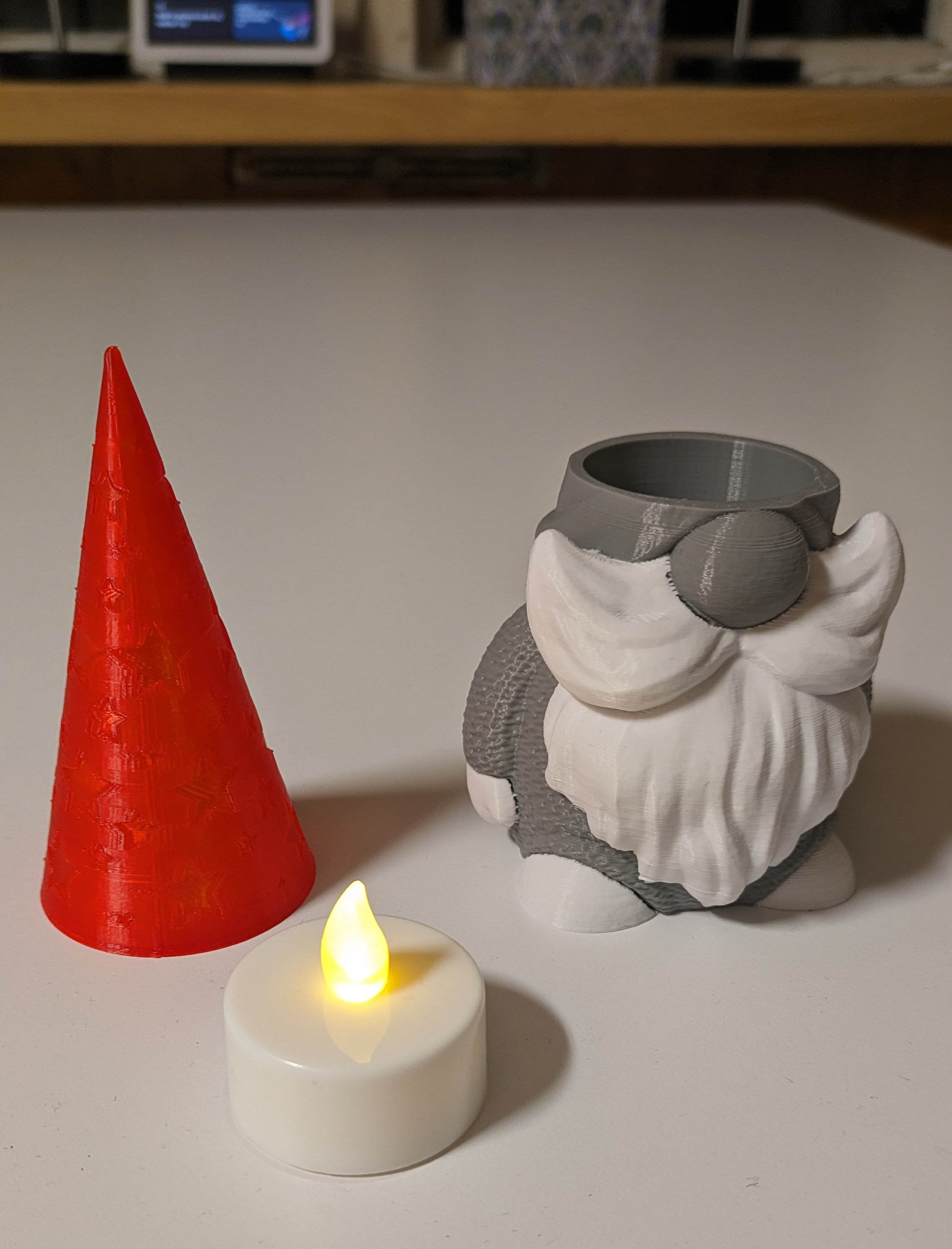 Gnome with hat. Multicolor. Supportless
