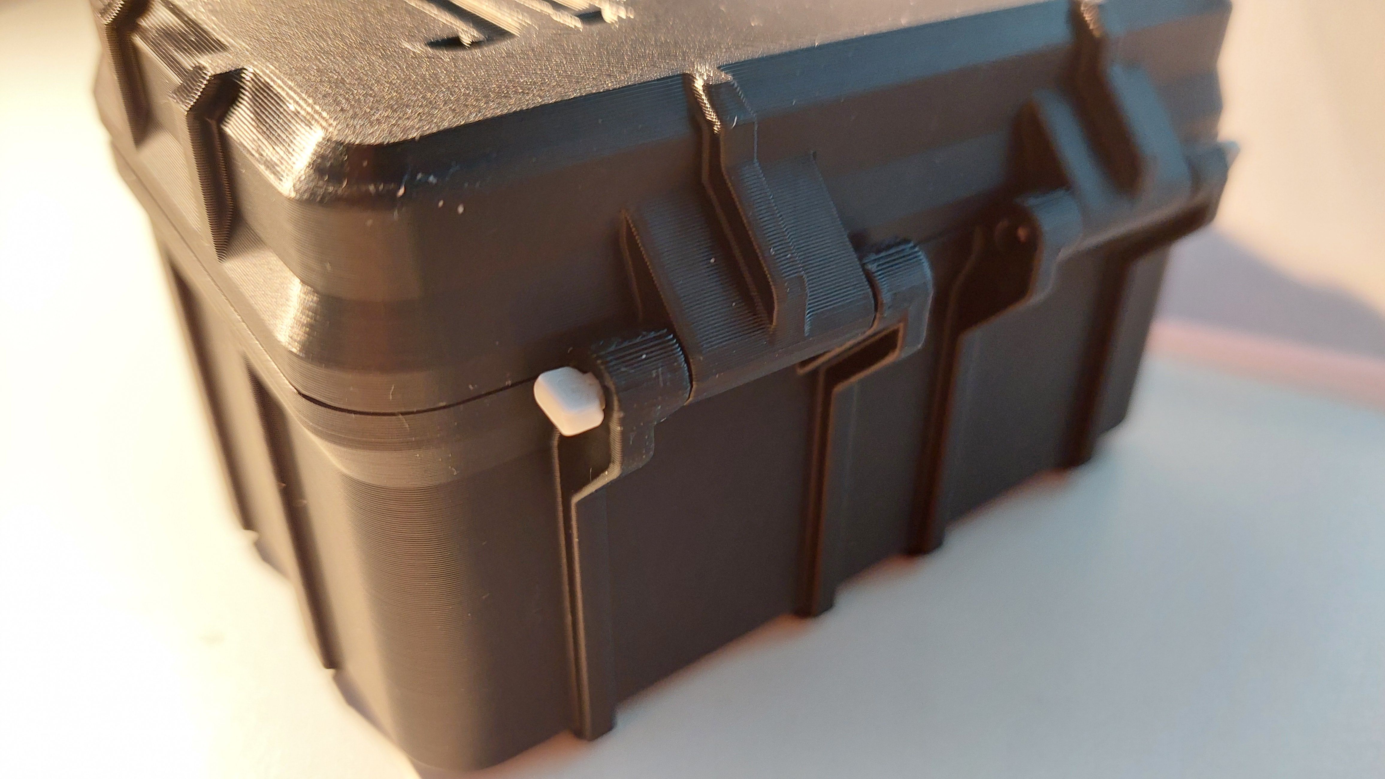 Substitute for M3 x 30 screws for play boxes V2