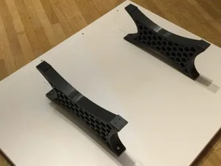 Feet for lab power supply shelve